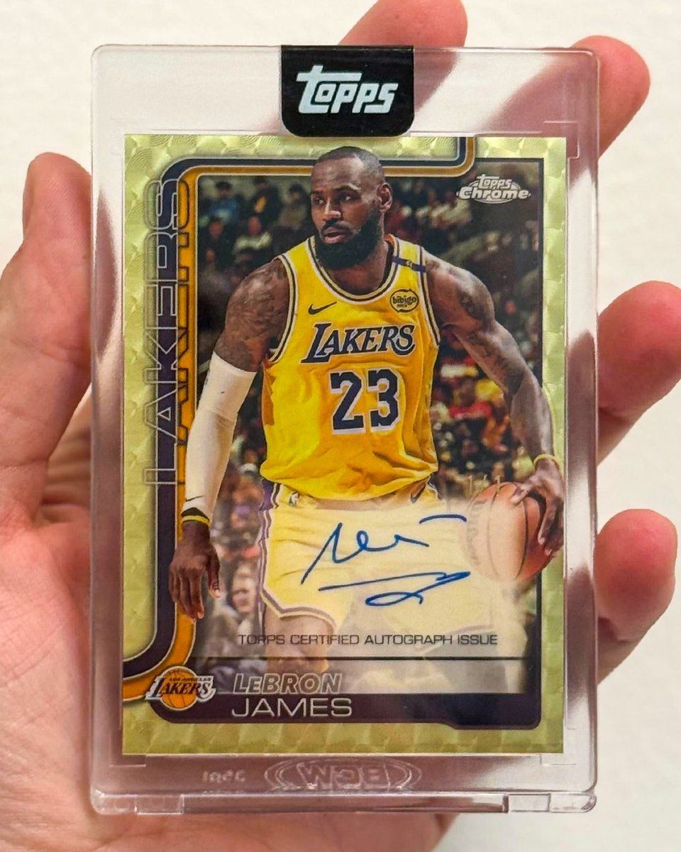 Tribun - LeBron James imzalı Topps Chrome Superfractor kartı dün