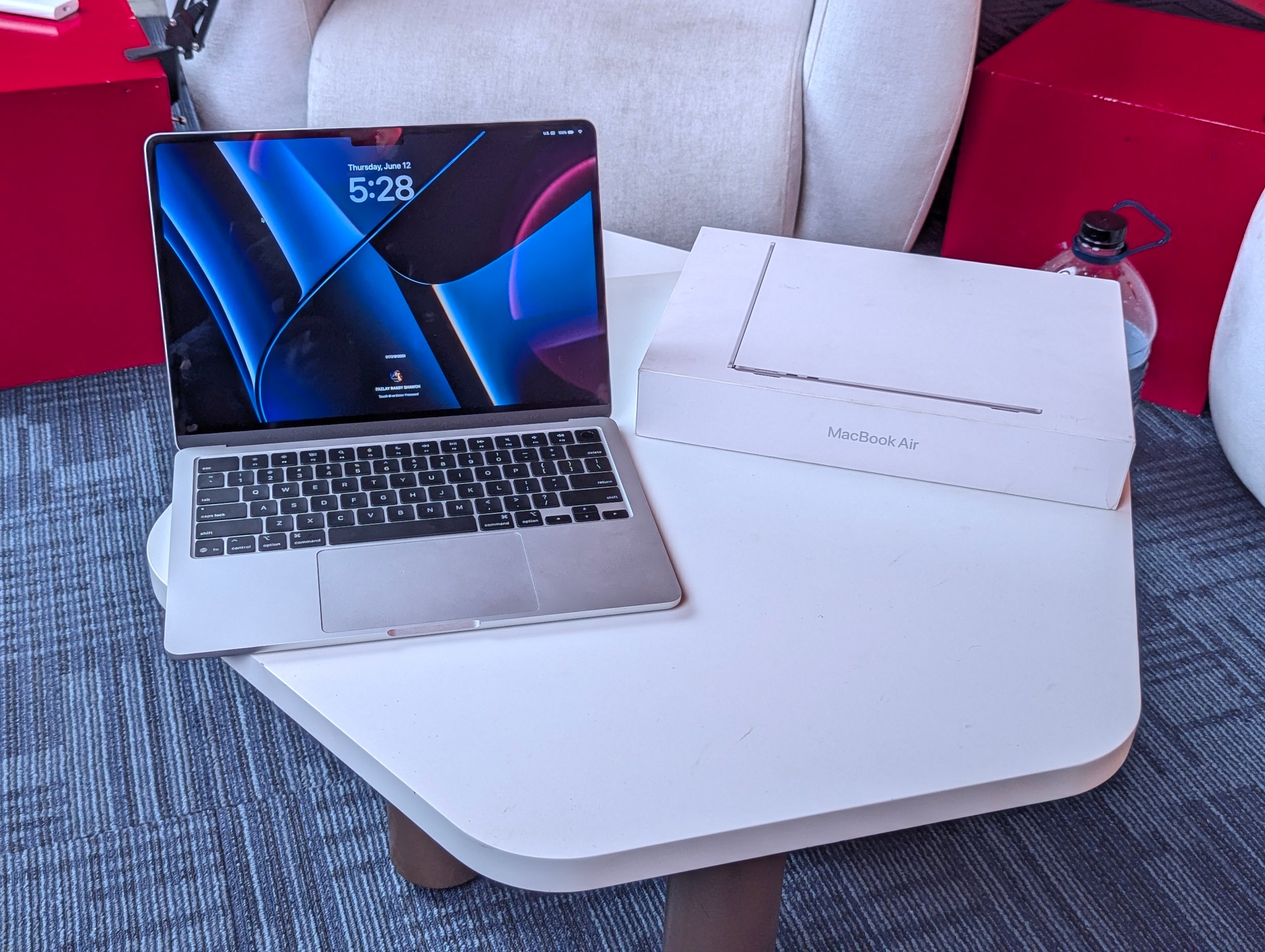 FOR SALE OR SWAP: Almost new Apple MacBook Air M4 MW133PP/A 