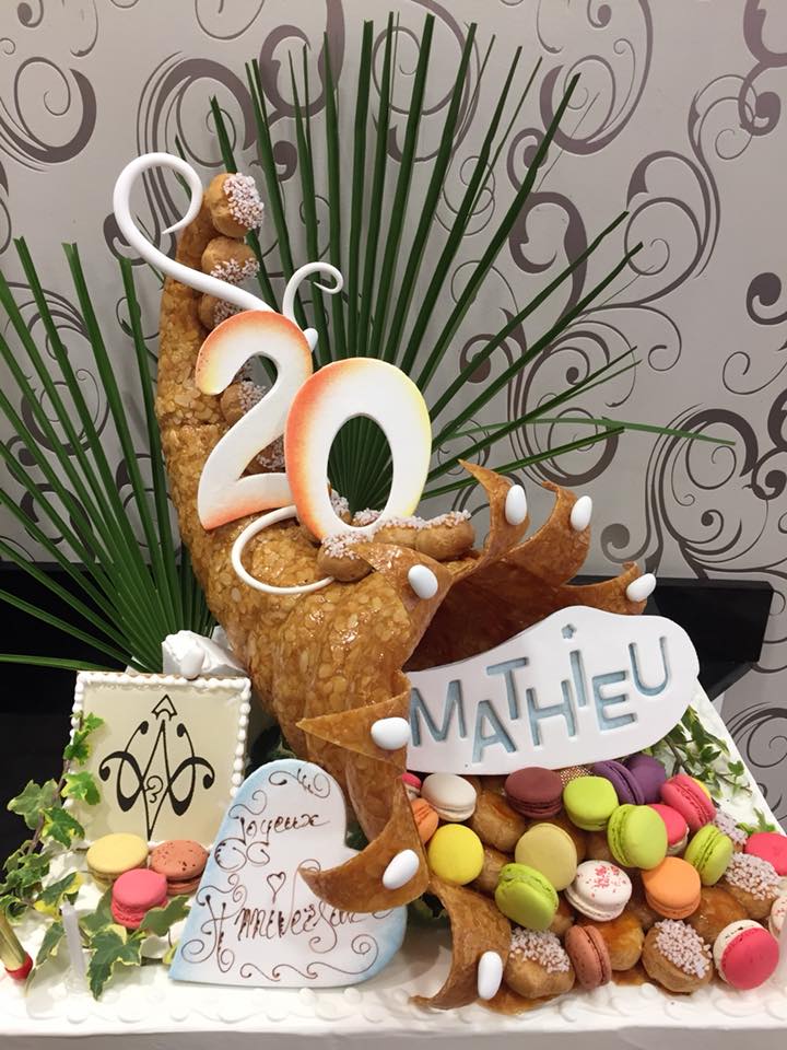 Patisserie Le Vanillier Corne D Abondance En Nougatine Choux Caramel Et Macarons By Le Vanillier Bien Sur Facebook