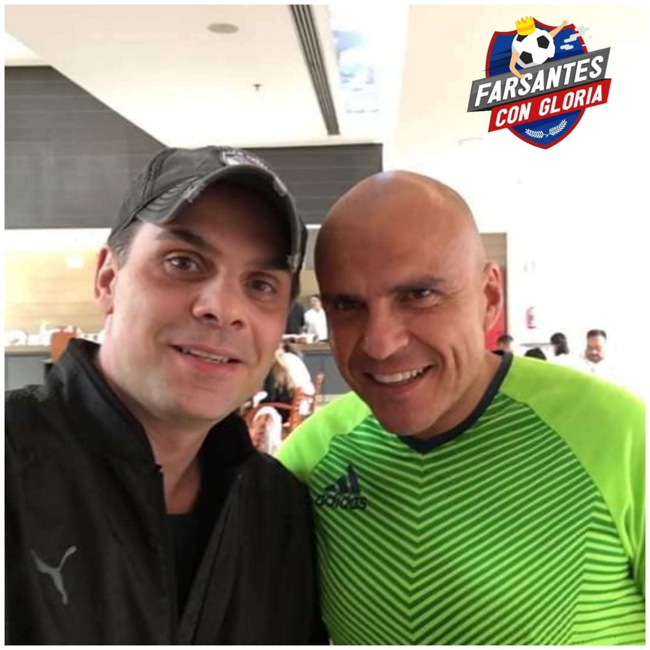 📸¡EL BAÚL FARSANTE! Parece una... - Farsantes Con Gloria