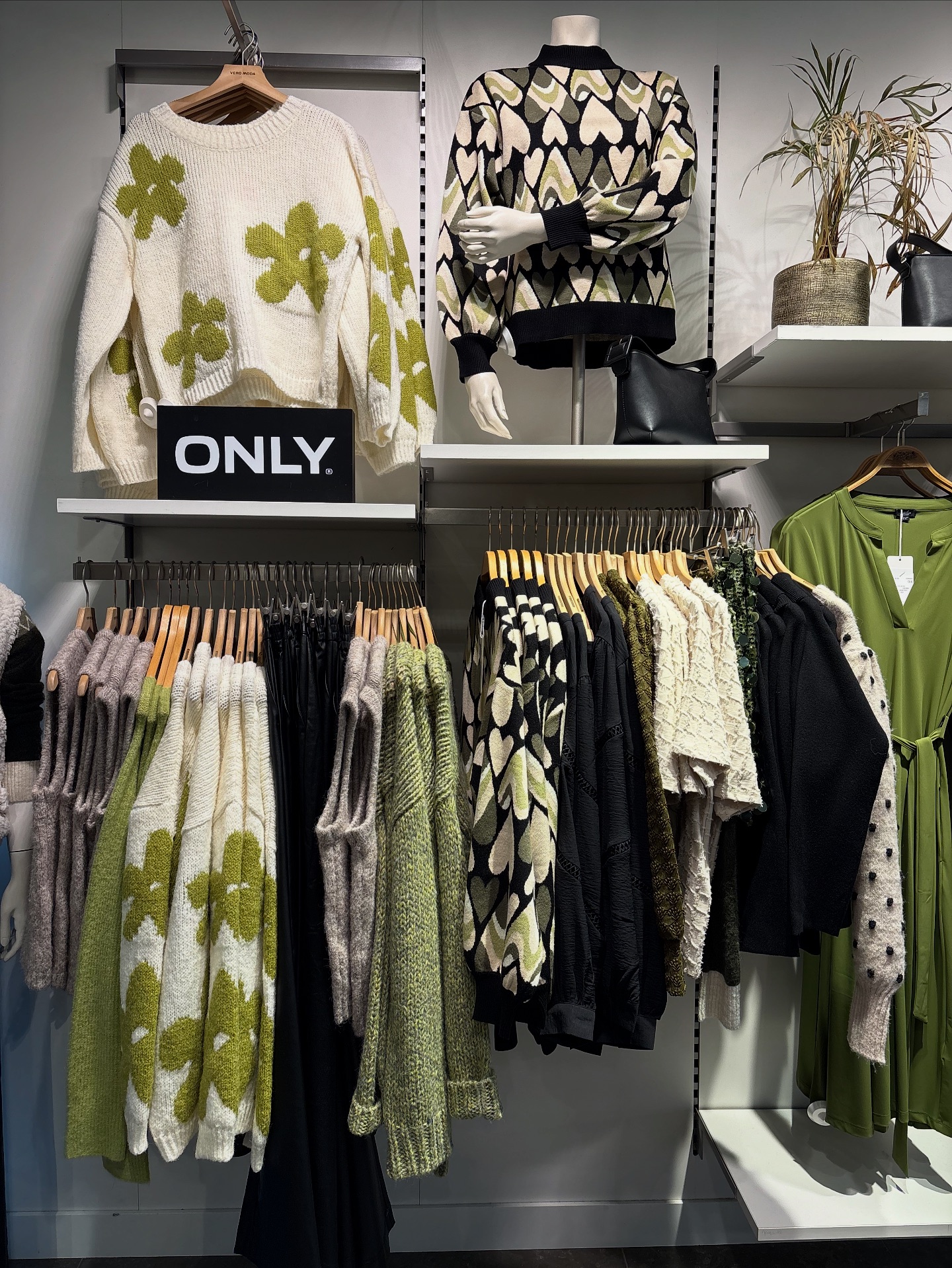 Veraa damesmode - NEW COLLECTION Wist je dat wij elke... | Facebook