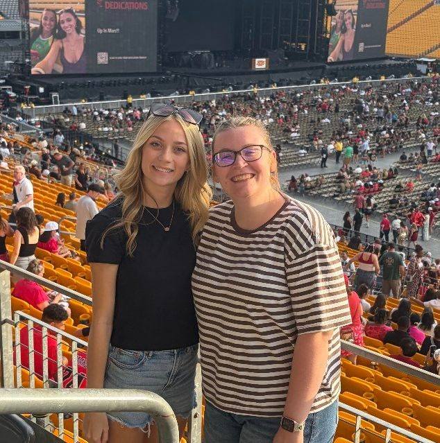 Kim Debeni-Brown (@kim.debenihaywiser) • Facebook, Connect with friends