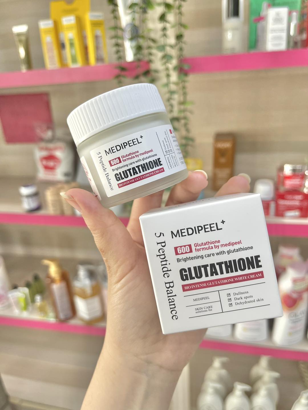🌸🌸Kem Dưỡng Trắng Giảm Thâm Nám Medi-Peel Bio-Intense Glutathione White Cream 50g Only 2️⃣0️⃣5️⃣🐠/ hủ 50g 🌙Kem Dưỡng Trắng Giảm Thâm Nám Medi-Peel Bio-Intense Glutathione White Cream 50g là sản phẩm chăm