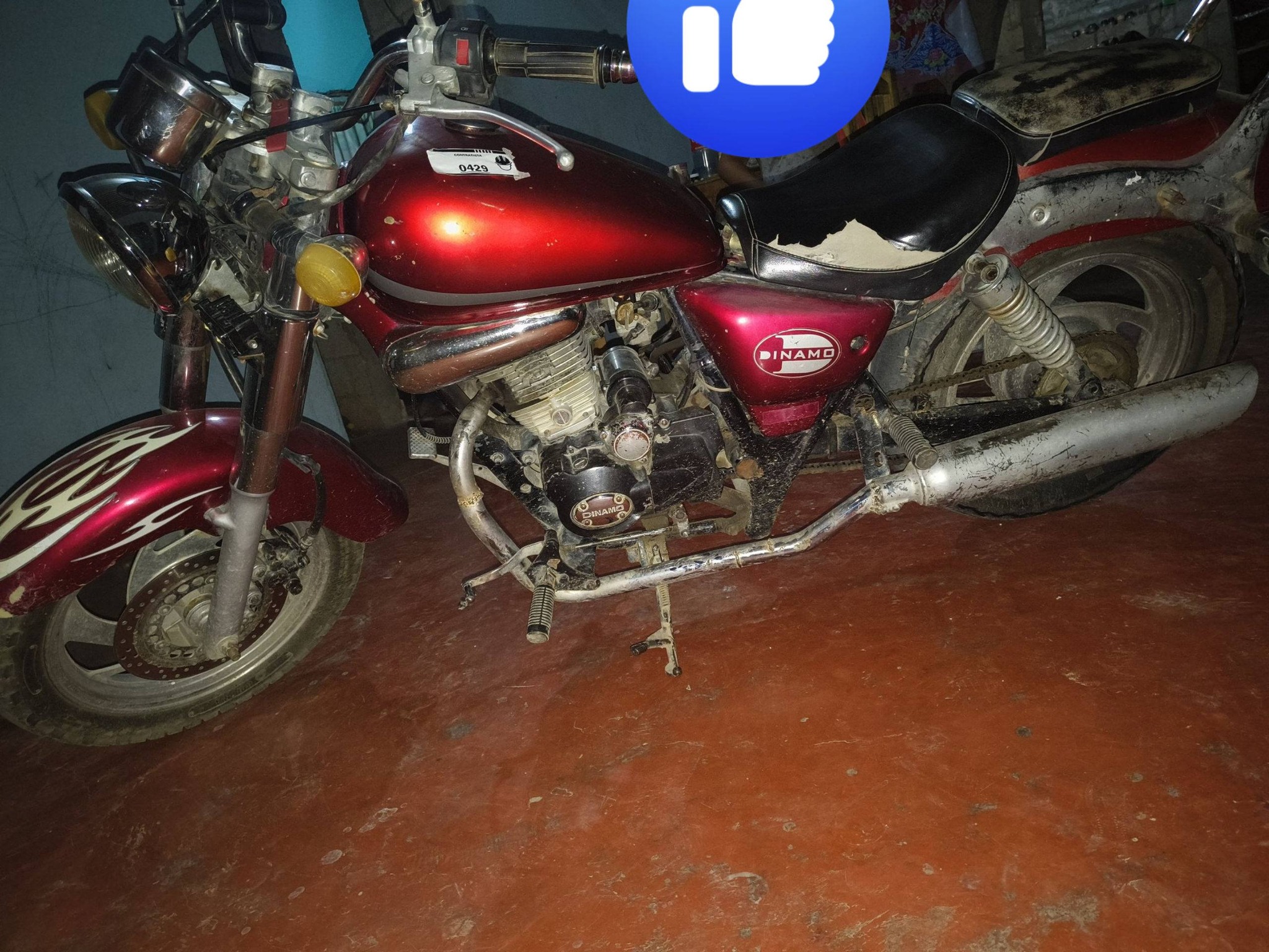y Buenas noches tengo a la venta o cambio ,una moto chopper 150