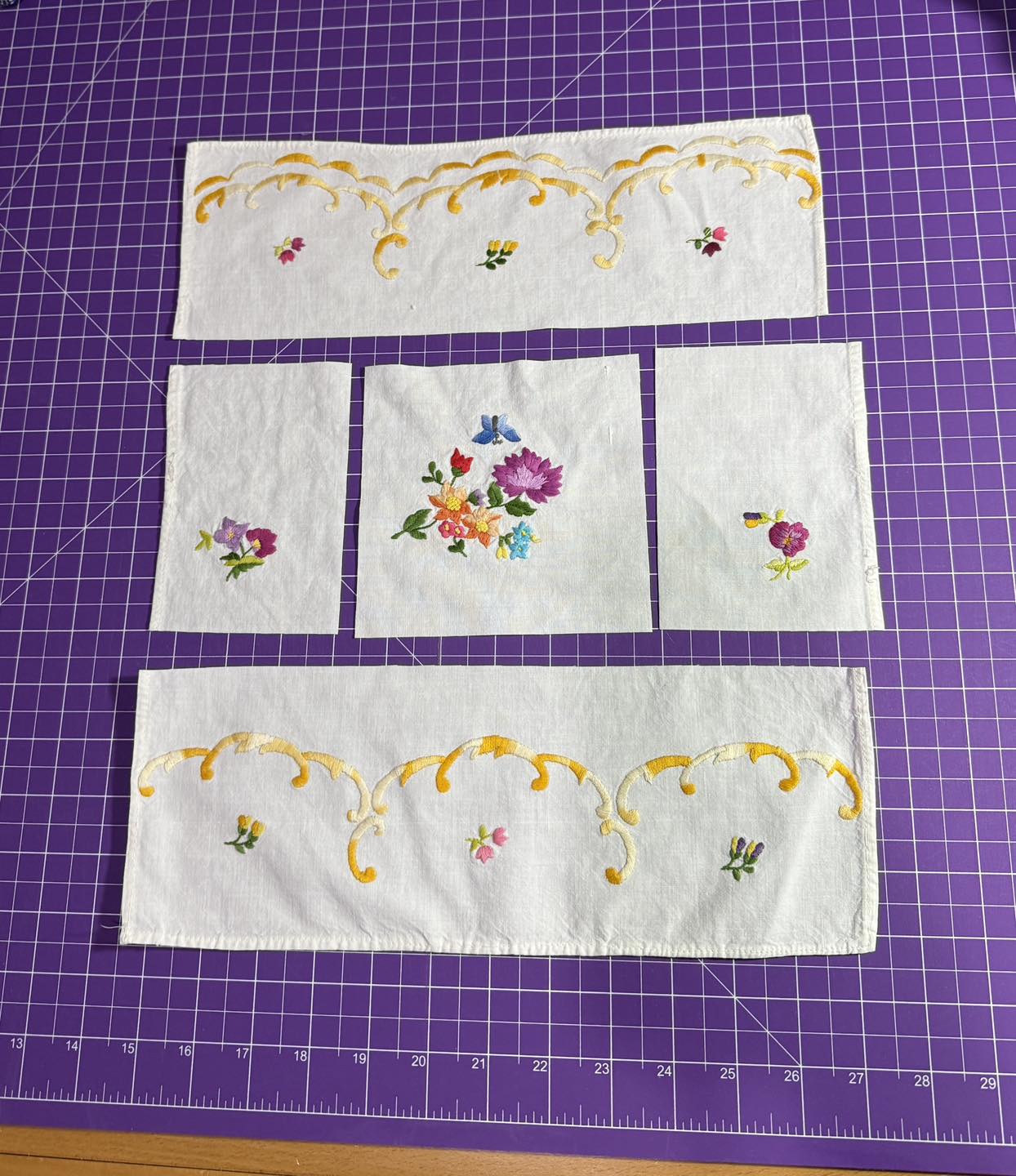 This was a pretty little embroidery... - Kelly Cline Quilting | Facebook