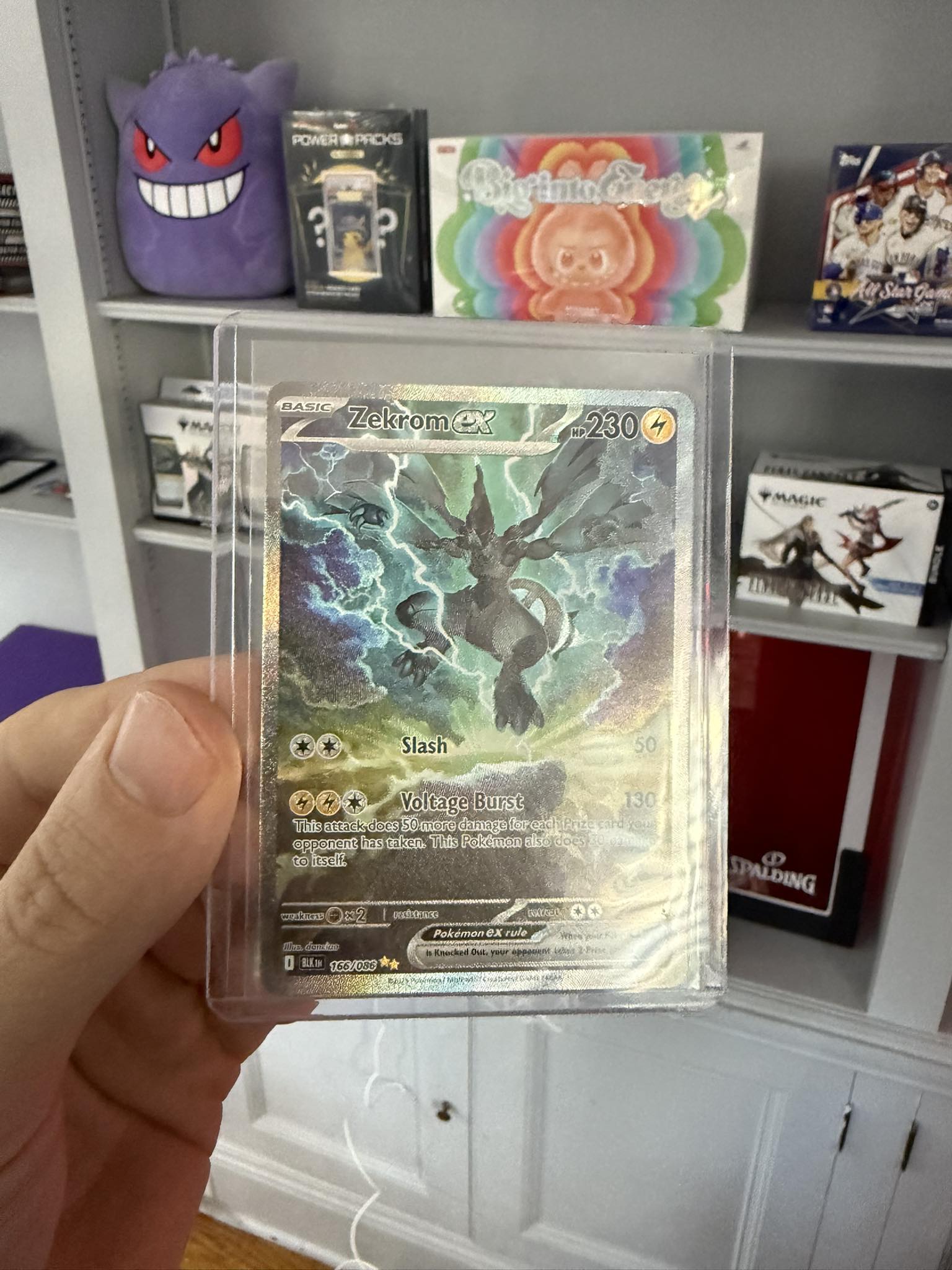 Pulled the SIR Zekrom ex from Black Bolt 🔥 Who wants it? Comment