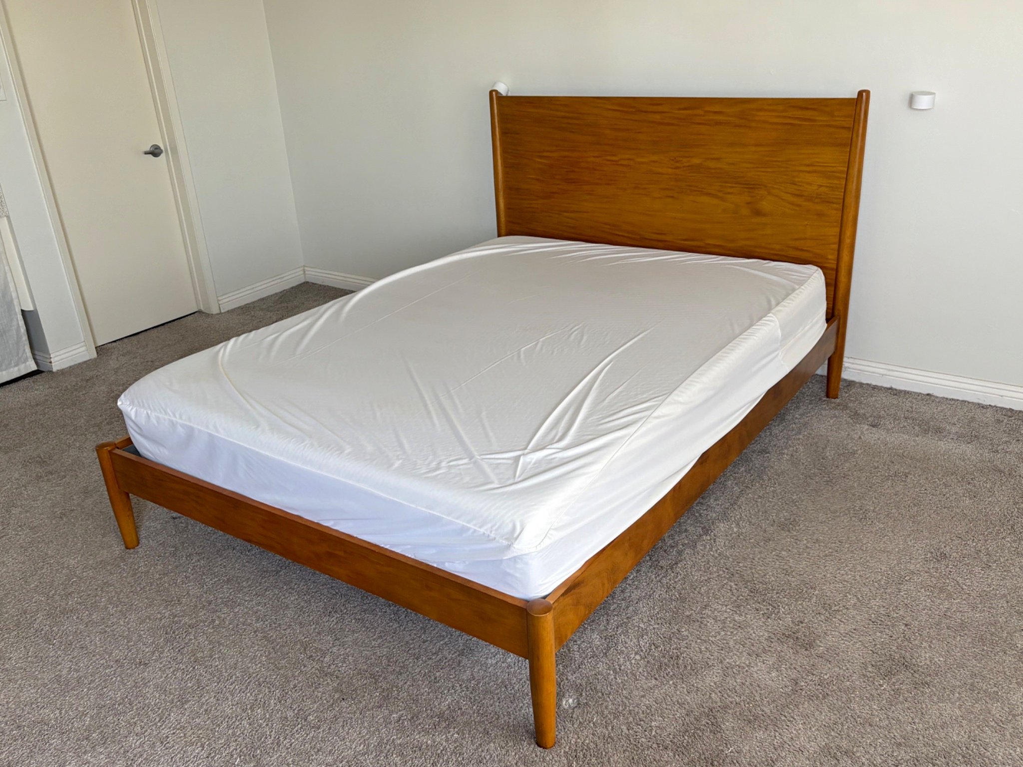 Living Spaces Alton cherry bed, - Beds & Bed Frames - Long Beach ...