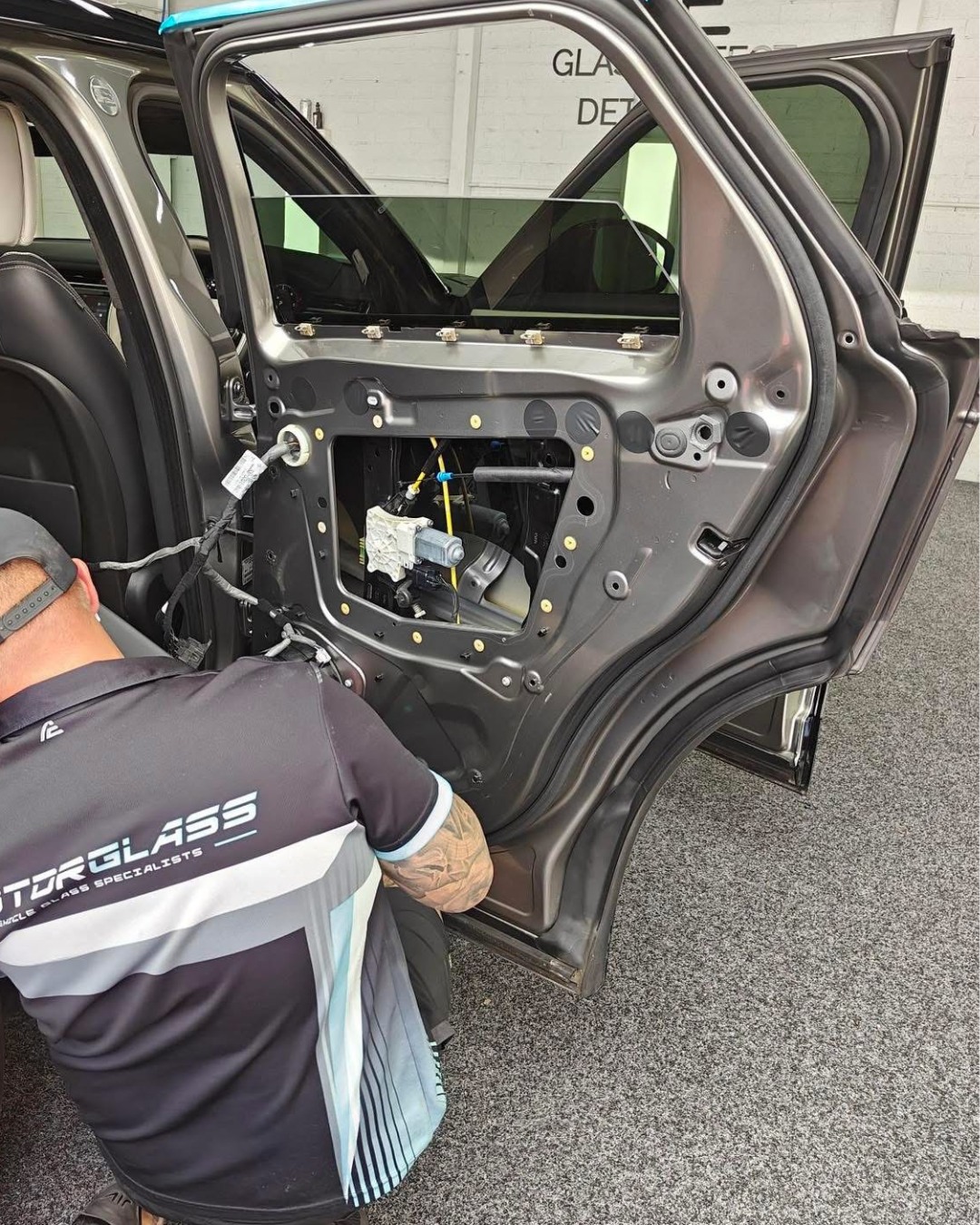MotorGlass- Windscreens and Vehicle Glass