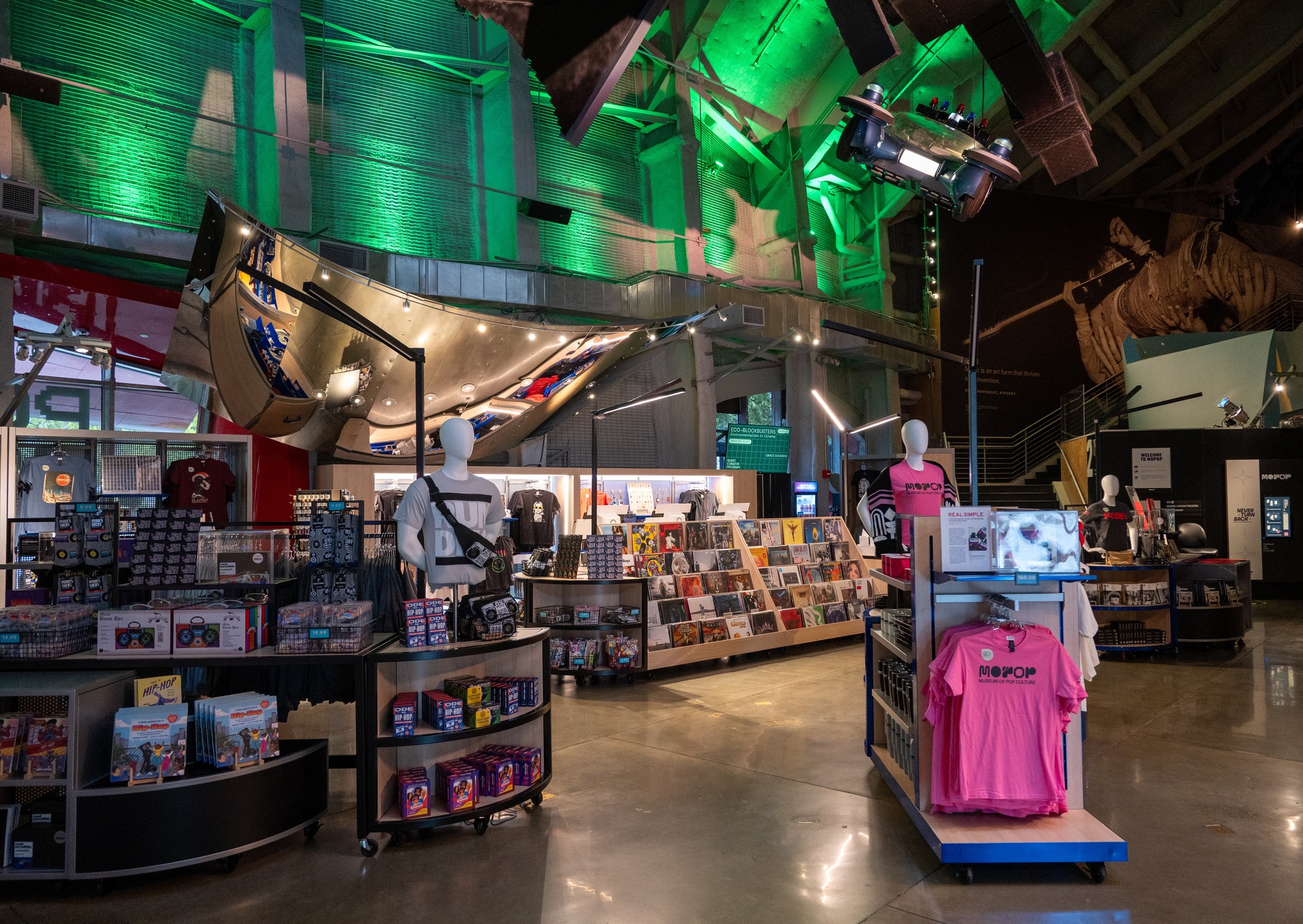 アート・デザイン・音楽 Shopping Experience Store & Showroom New space. Same iconic finds. MOPOP Retail has moved to the East