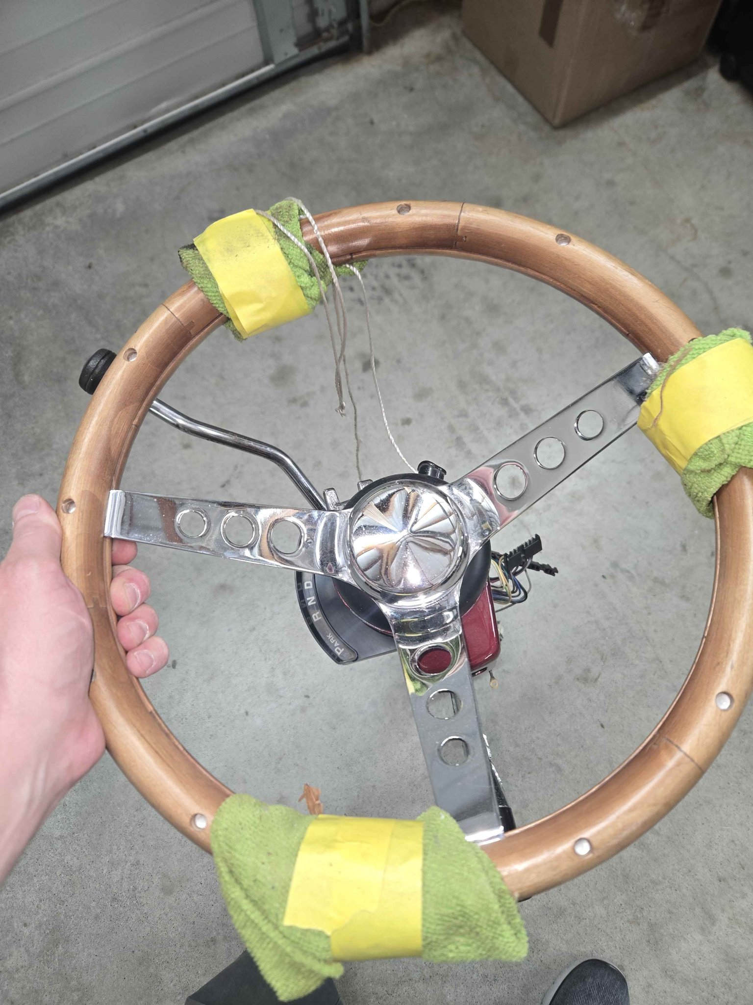 Mid 80s GM tilt steering column with wooden steering wheel and keys ...