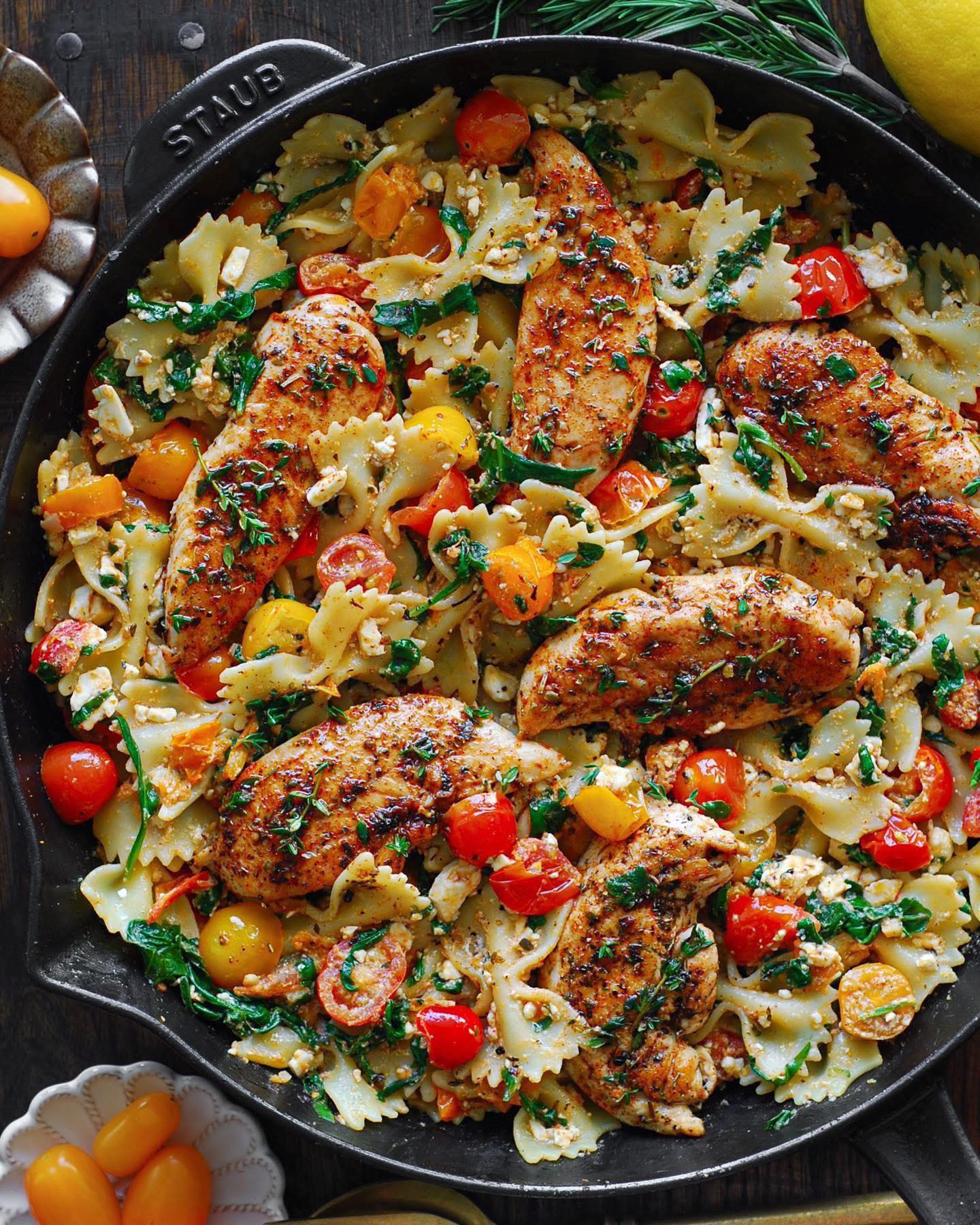 Julia's - Mediterranean Chicken Feta Pasta in 30 Minutes.🍅🥬🍋 | Facebook