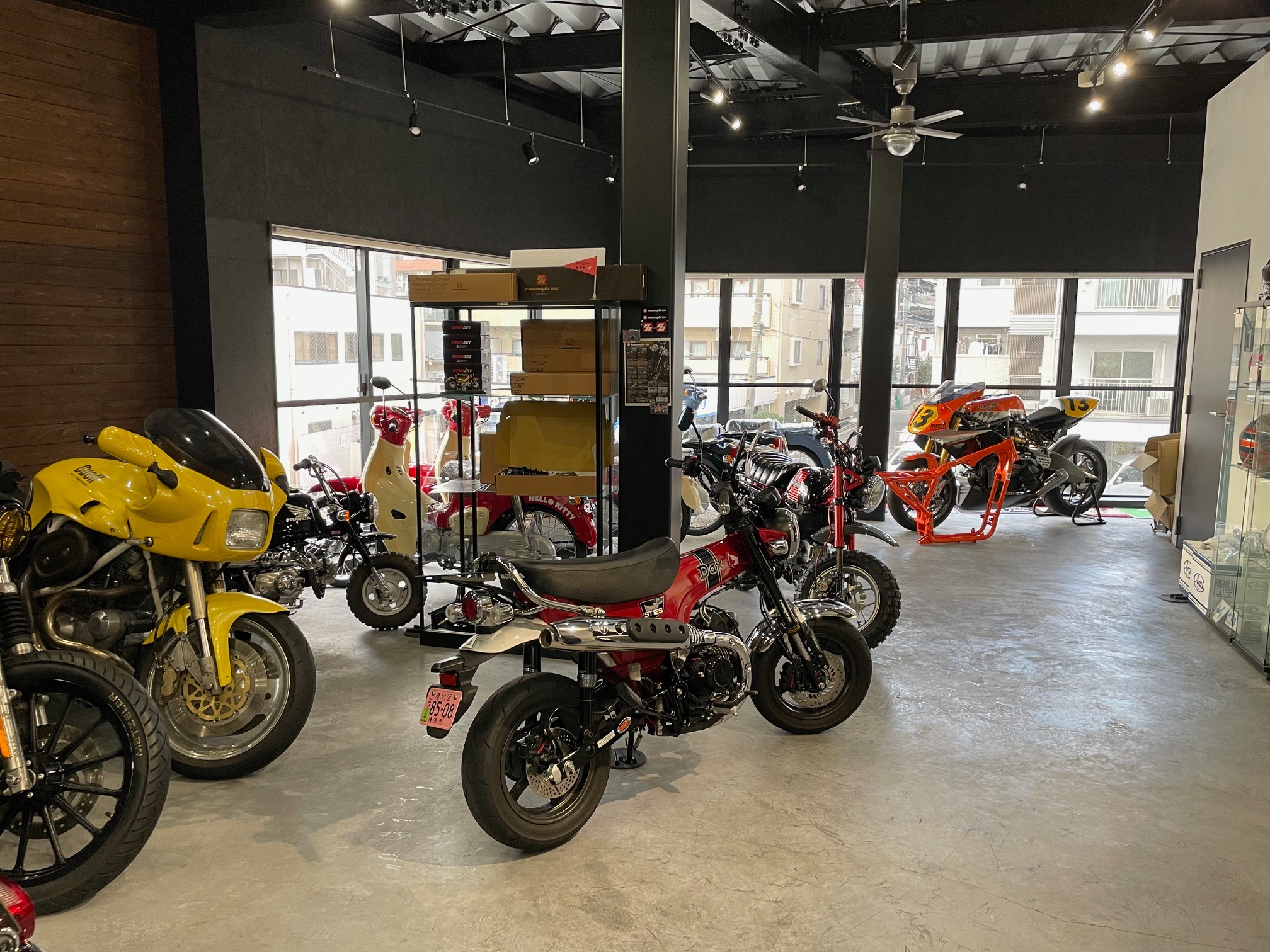 RacingBros - AIR CANNON Mono-R Fit: Twin Shock model デザインも 