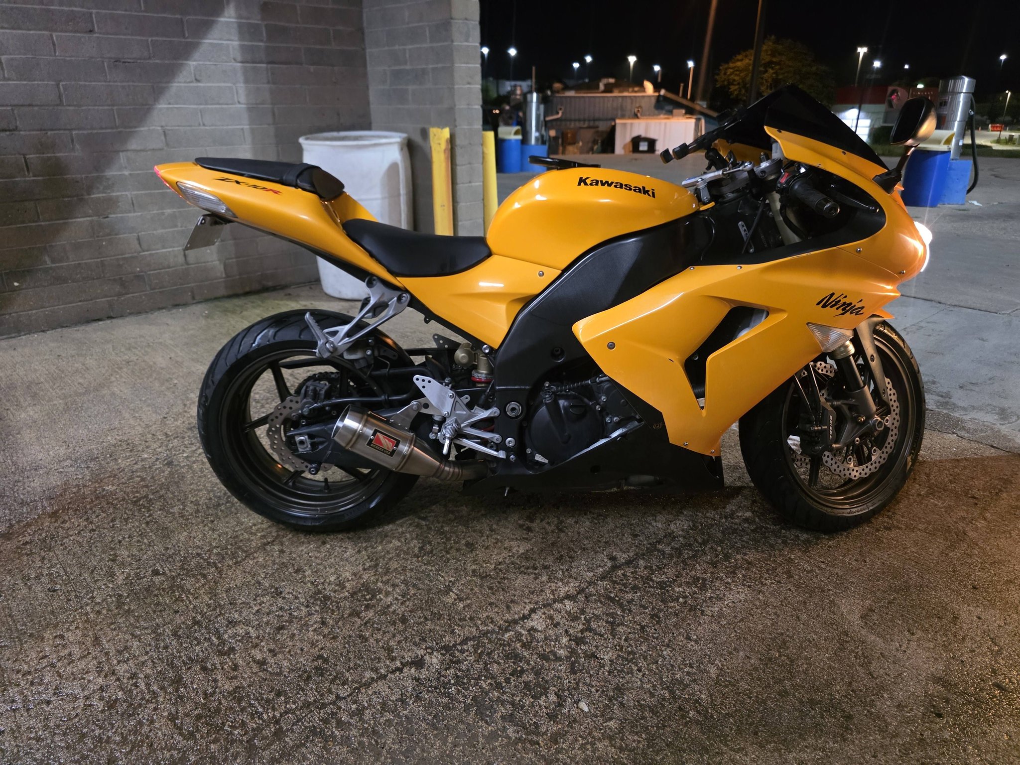 Where to find black rear wheels for Kawasaki Ninja ZX-10R?
