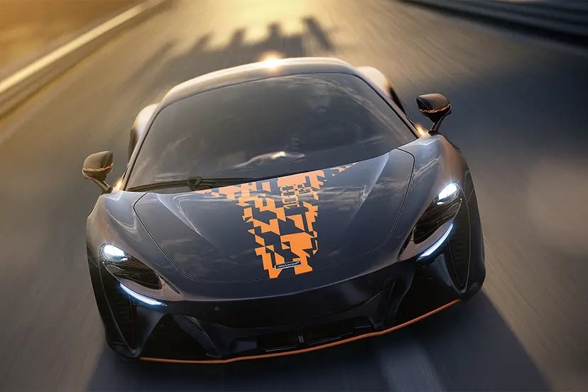 The McLaren Artura 1000GP by MSO includes a bespoke exterior