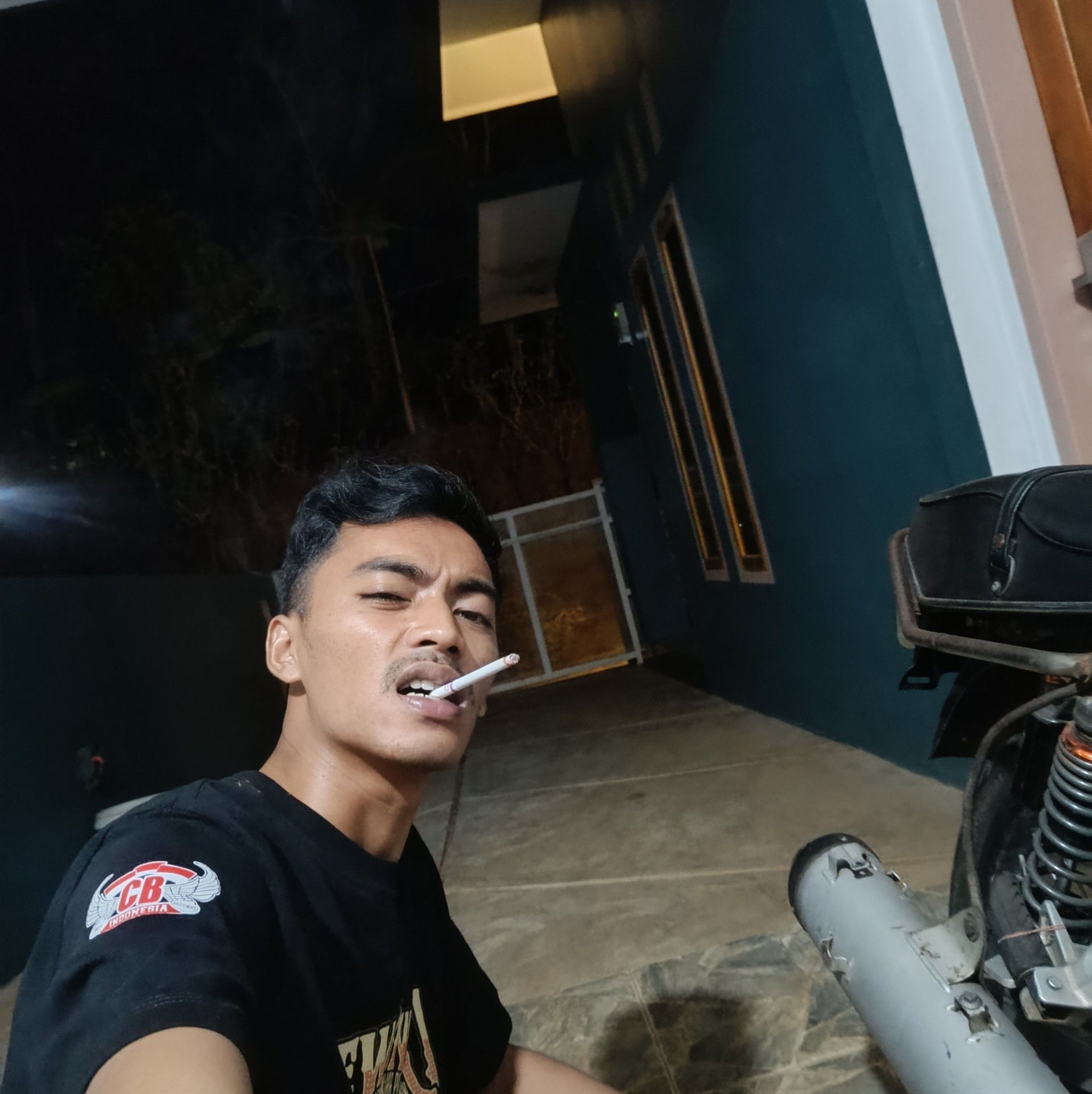 Just use a hammer 😎 #mechanic | Rizki Sawihara