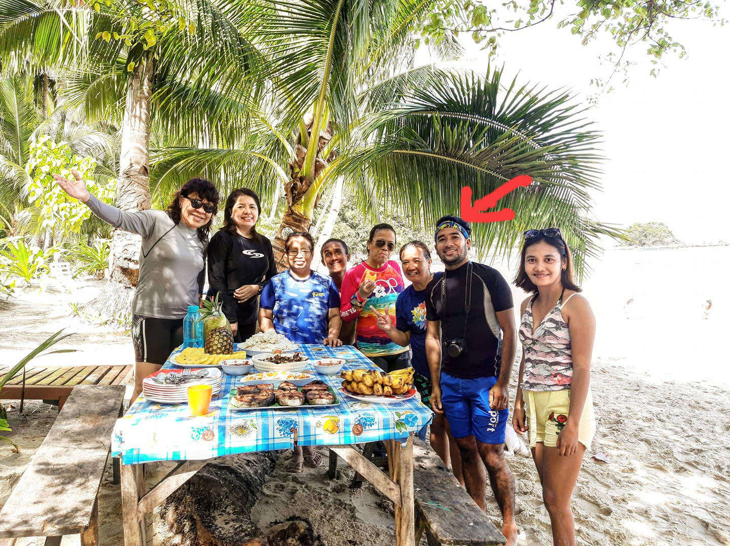 Island Hopping in Port Barton with Joey - Meet the tour guide balbon ...