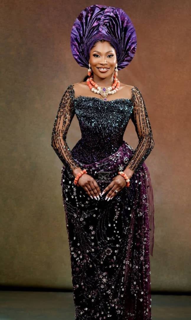 Pls Sewmates how much is dis bead at the back of this kimono