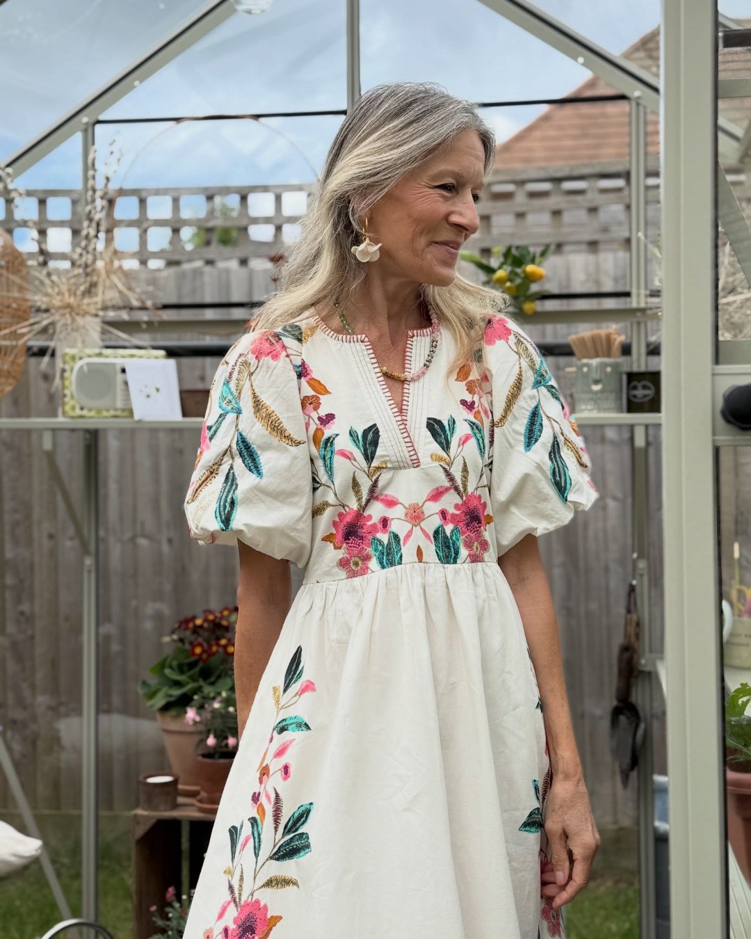 maeve long sleeve embroidered boho mini dress The verdict is in. Our influencers' top pick for the summer season? The Midi Dress. > https://www.whitestuff.com/p/8025/446113-maeve- embroidered-midi-dress/IVORY_MLT 2025-04 Halter Sleeveless Drop Waist Color:Turquoise/Gold 98% Polyester