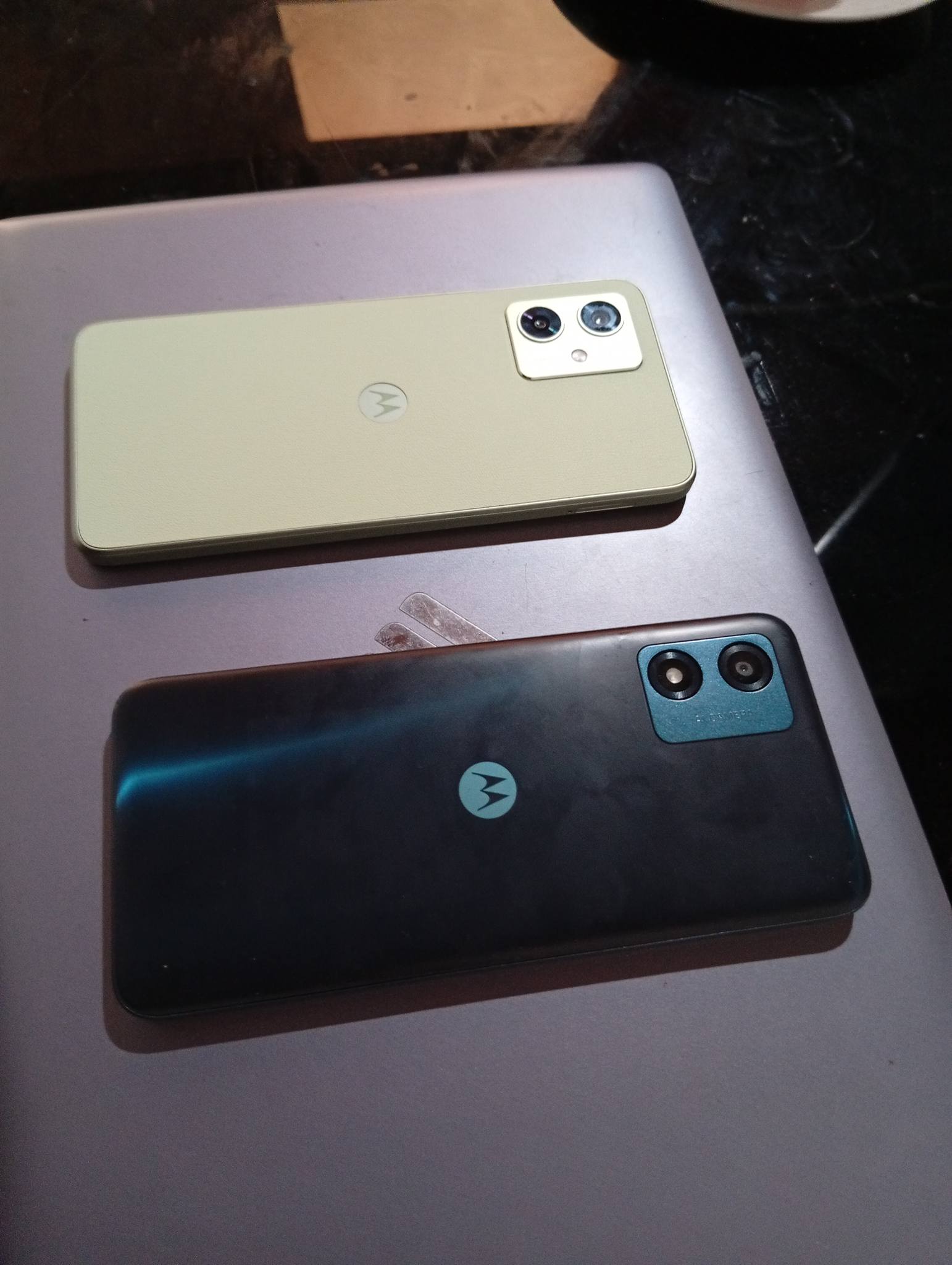 VENDO Motorola G54 de 256gb $100mil y E13 64gb $70mil ambos funcionan ...