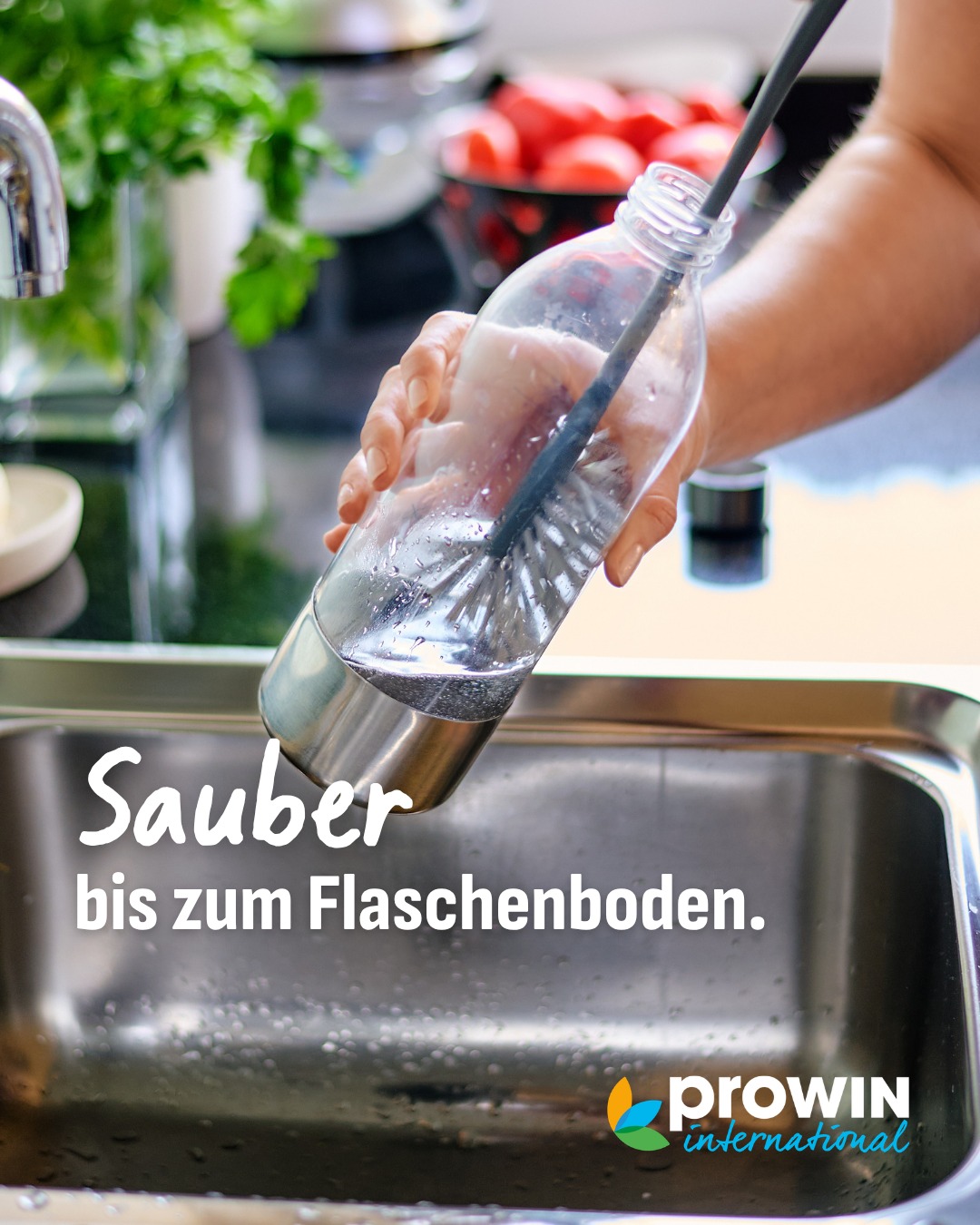 Der Albtraum: Schmutz in engen Flaschen. Mit herkömmlichen Bürsten bleibt der Flaschenboden oft eine Frust-Zone. Unsere BOTTLEBRUSH macht damit kurzen Prozess! 🤩 Die Flaschenbürste reinigt dank ihre