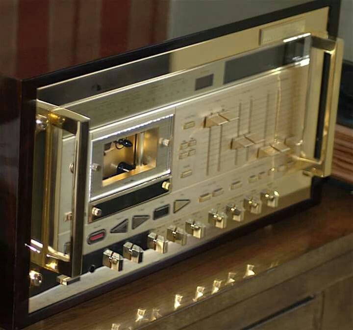 Talking about analog golden sera Nakamichi 1000 ZXL Limited