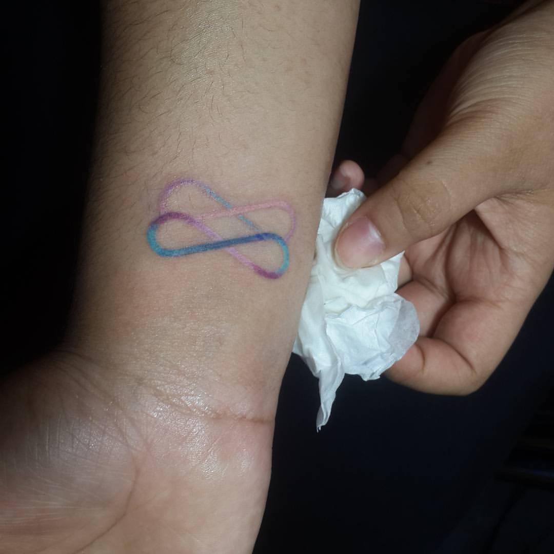 Toei - ตอกย้ำความซอฟ ^^ ออกแบบให้ลค.แบบซอฟๆ #tattoobytoei #expxyxx #คา ...