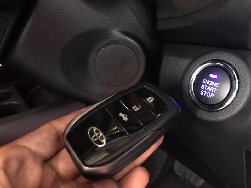 ติดตั้งรีโมทกดปุ่มสตาร์ท TOYOTA REVO ROCCO 🔑 SMART KEY PUSH START 🔑 ...