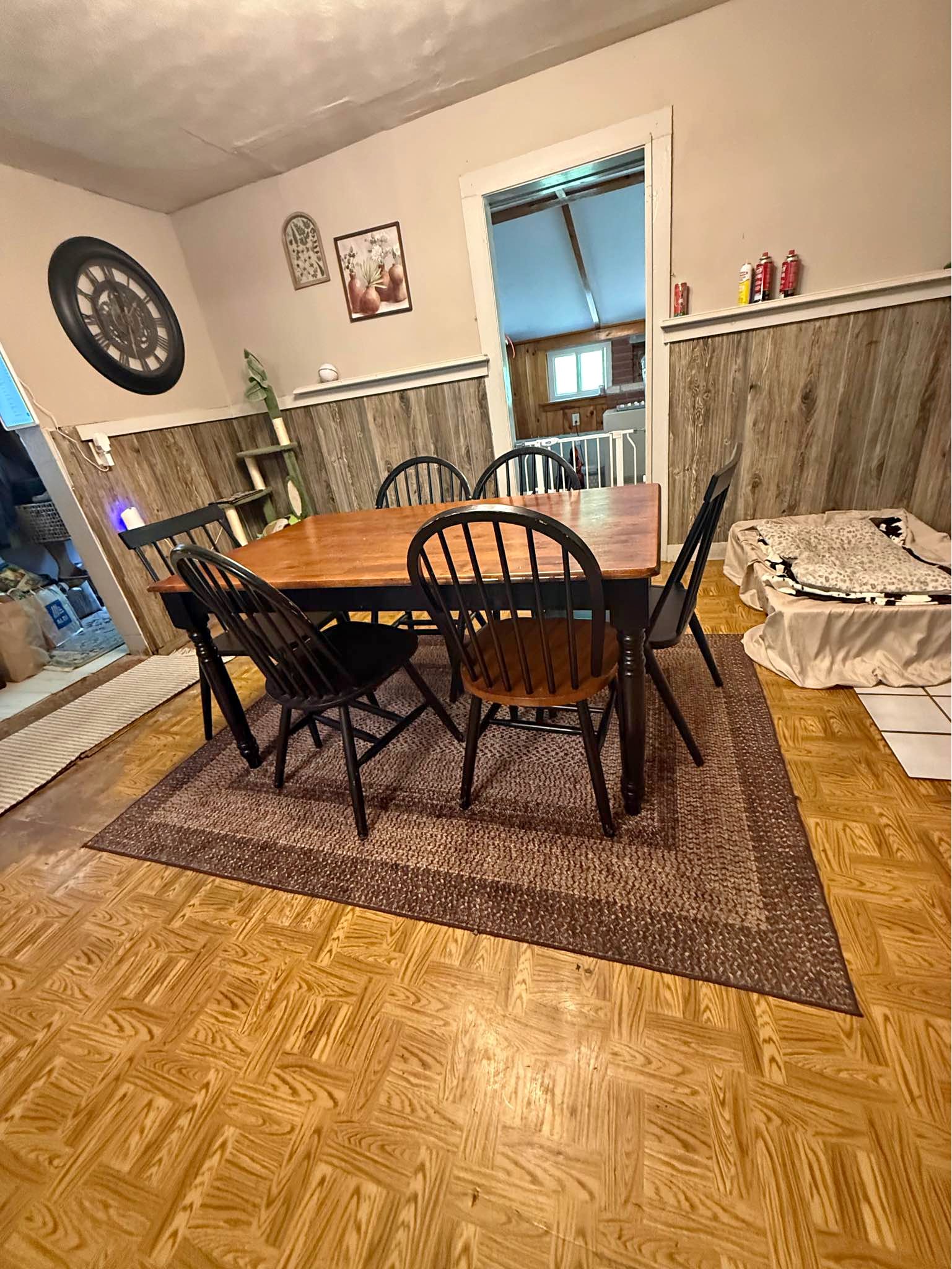Dundee, New Yorkで販売中の木製ダイニングセット | Facebook Marketplace
