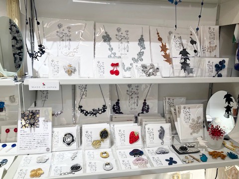 刺繍アクセサリーga.la (@ga.la.jp) • Facebook