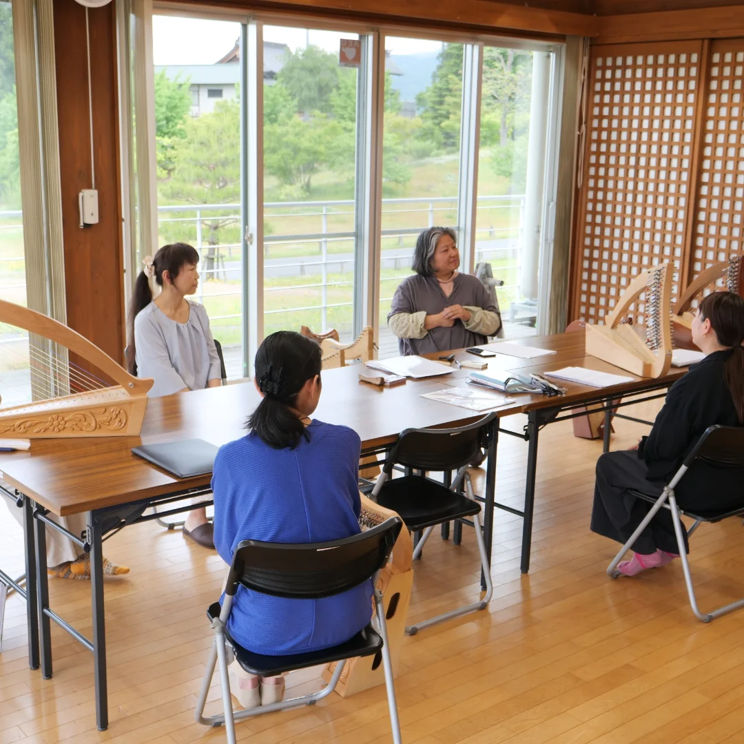 🌿🌿本日の旅立ち🌿🌿 スタンダード15弦ホワイト彫刻入り