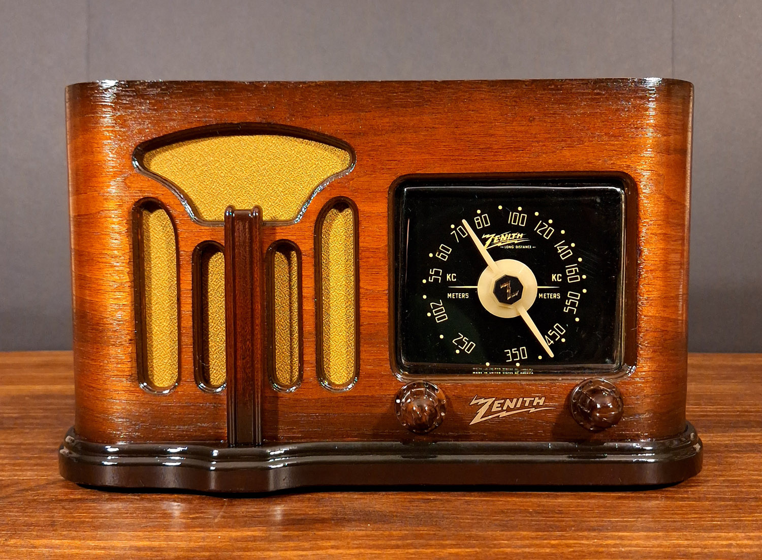 Zenith 8 tube 1942 console radio for sale