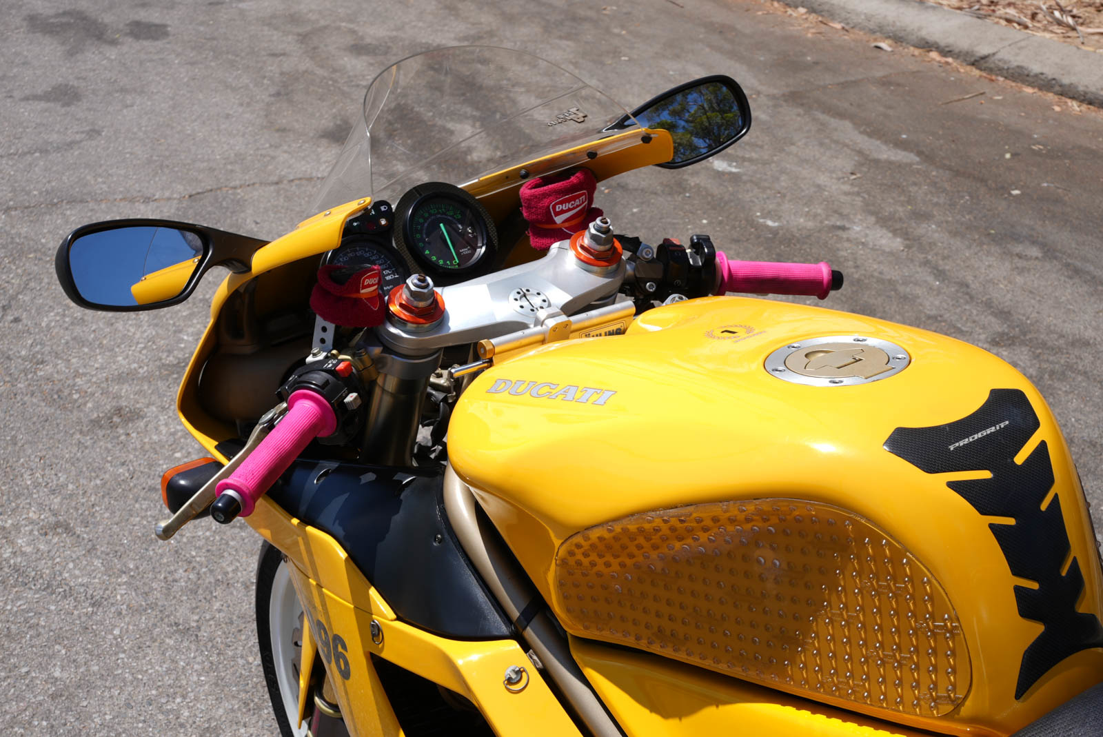 Iconic - Going live 2nd for Iconic Motorbikes today's a razor