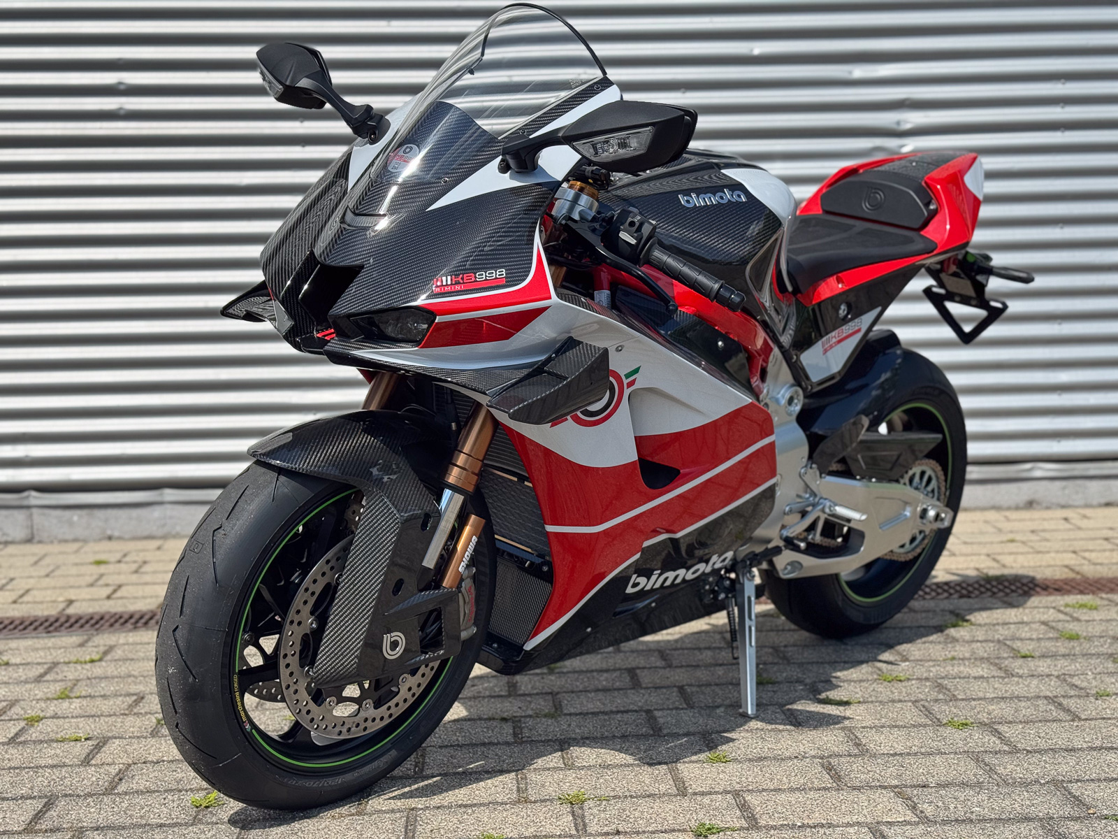 Iconic - Going live 2nd for Iconic Motorbikes today's a razor
