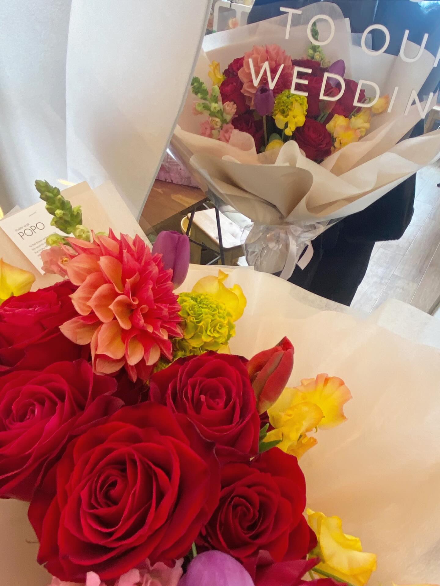 order：赤バラ5本とその他のお花も入れた入籍記念の花束 愛を象徴する