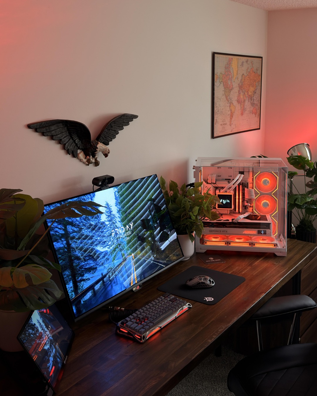 Setup so cozy, we'd never want to log off. 🤭 Cr. u/zaettro_