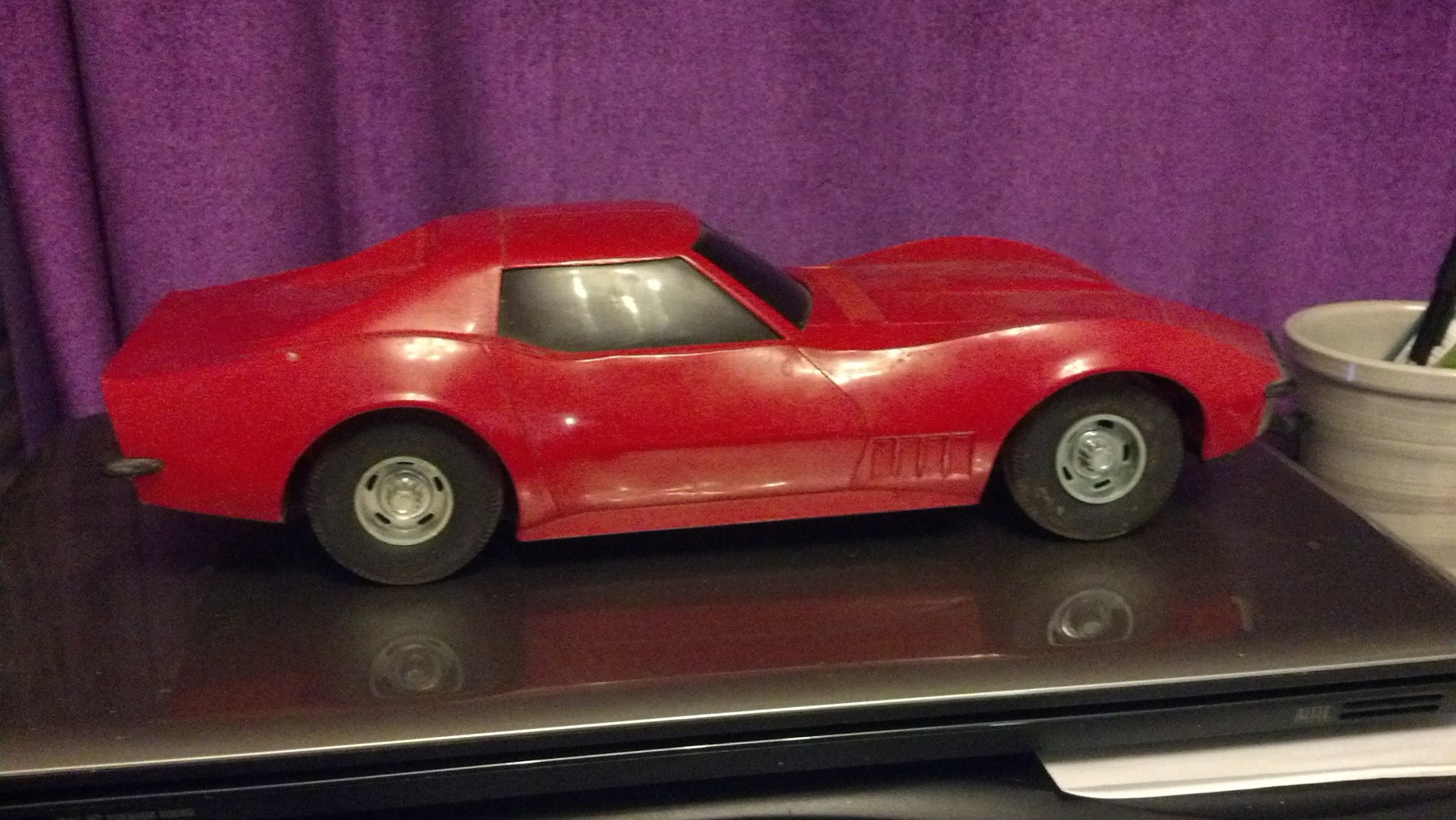 Kyosho 1967 Corvette Stingray Body On Sakura D5 Chassis