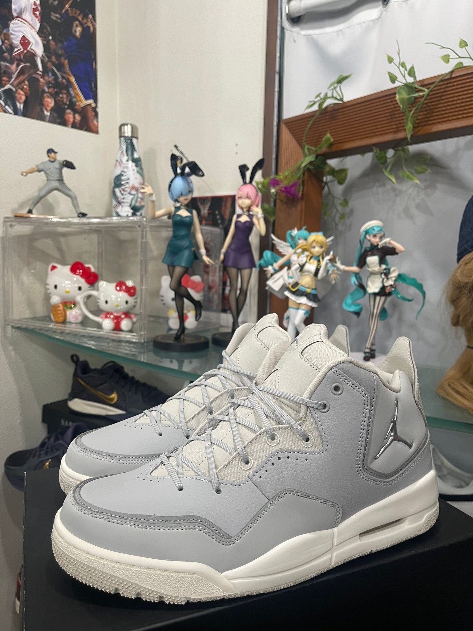 Jordan Courtside 23 28 available size #jordan #sneakers #court 