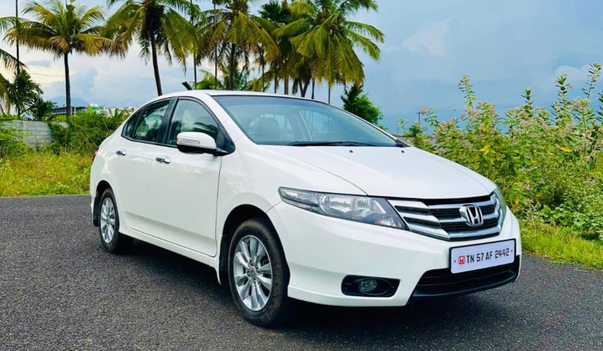 HONDA CITY VX SUNROOF* *SPECIFICATIONS:* *Year* - 2012 *Fuel