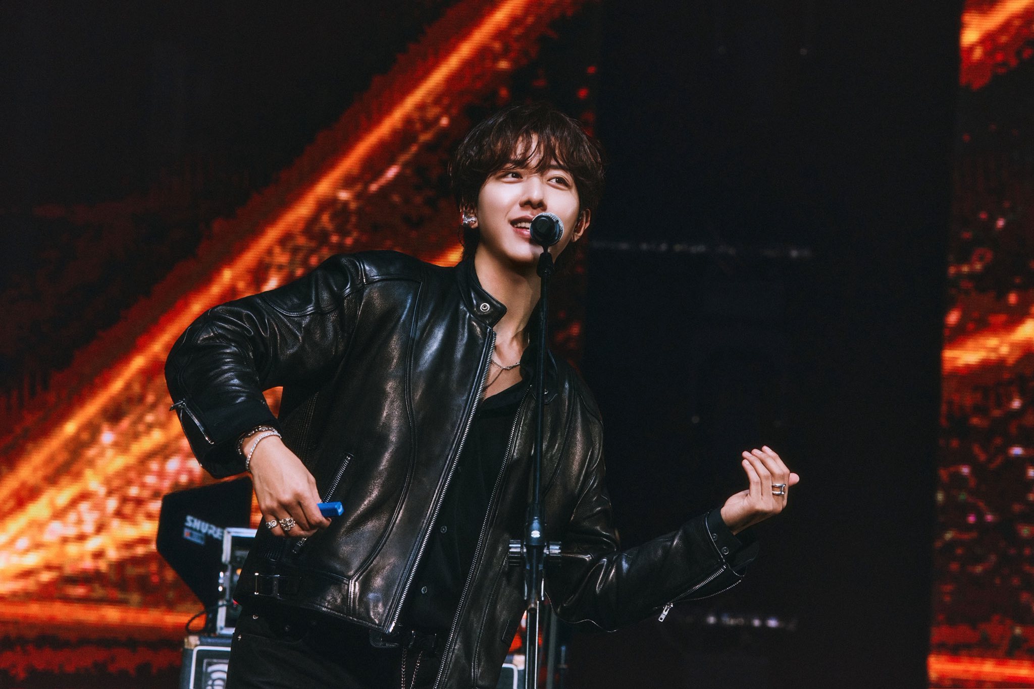 CNBLUE - CNBLUE added a new photo.