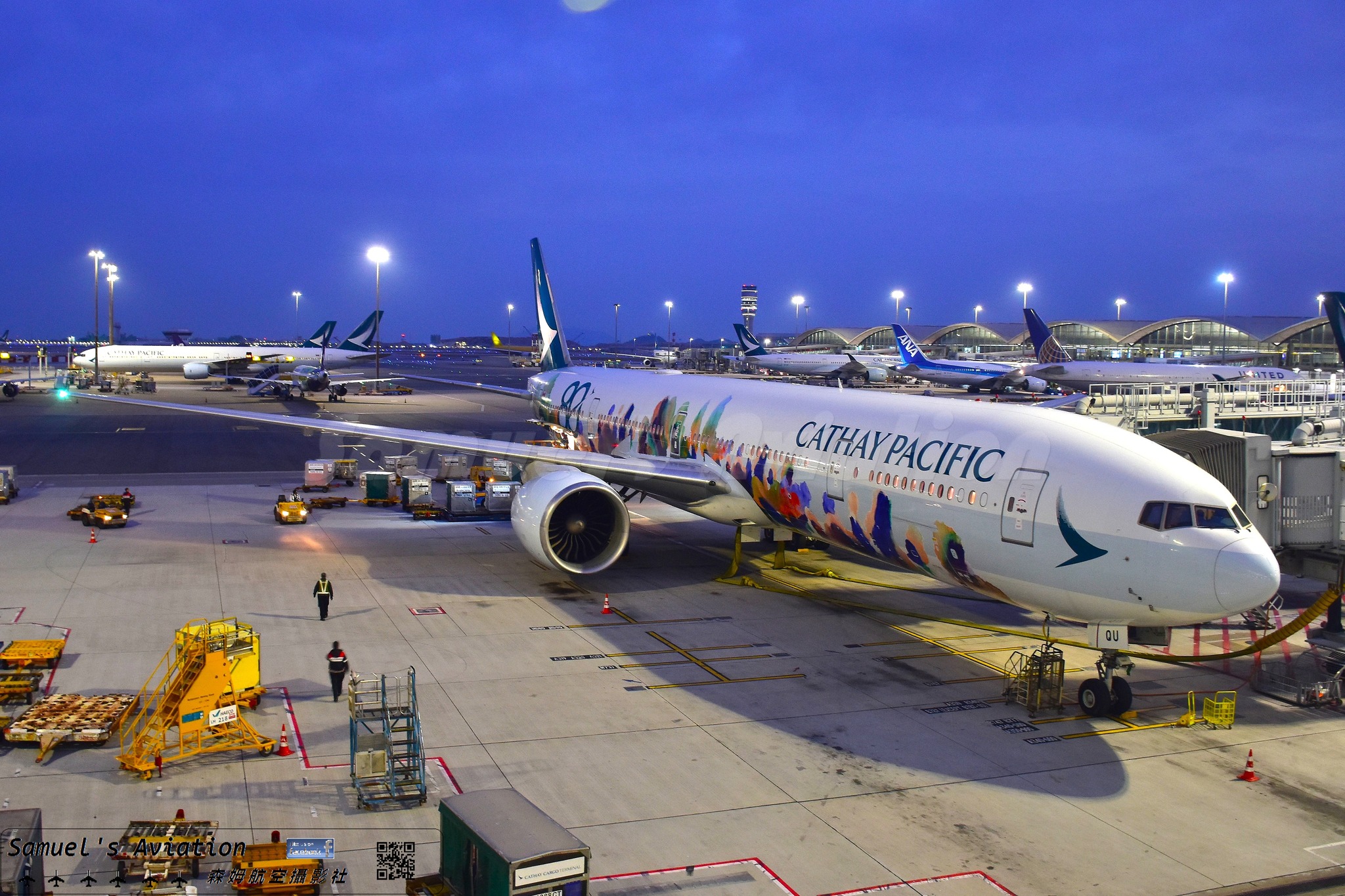 CPA/CX] Cathay Pacific Boeing 777-367(ER) . B-KQU 'WestK' c/s
