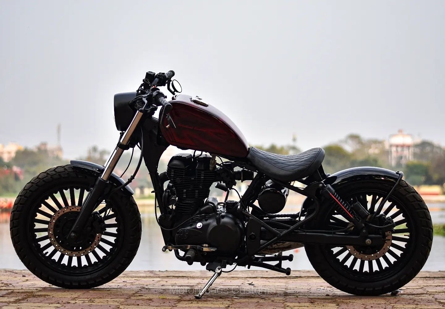 #RAPTOR Based on a #Royal #Enfield... - Mad About Custom | Facebook