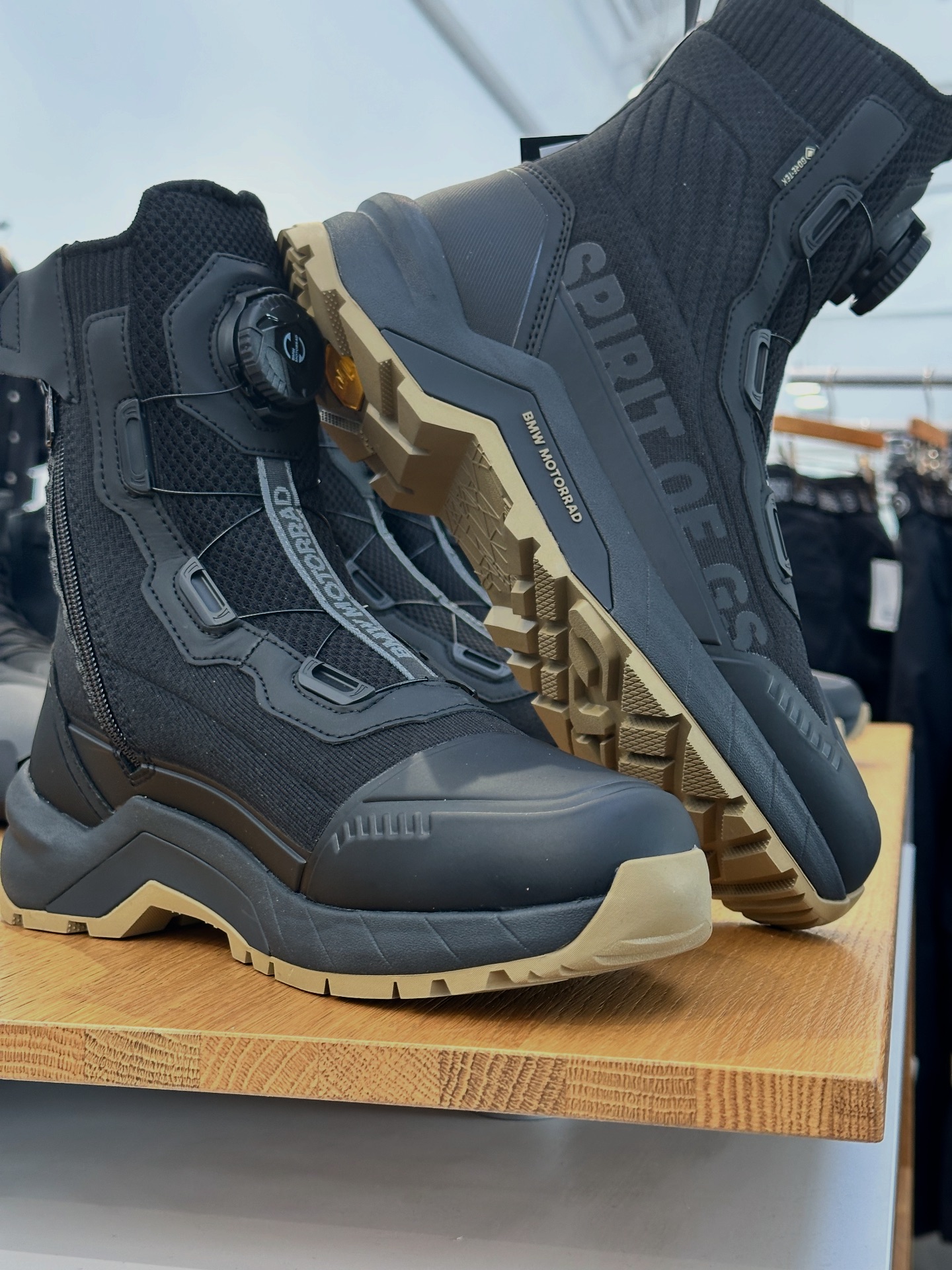 New sneaker GS TAKYR GTX ] Perfetta per ogni sfida. Perfetta per 