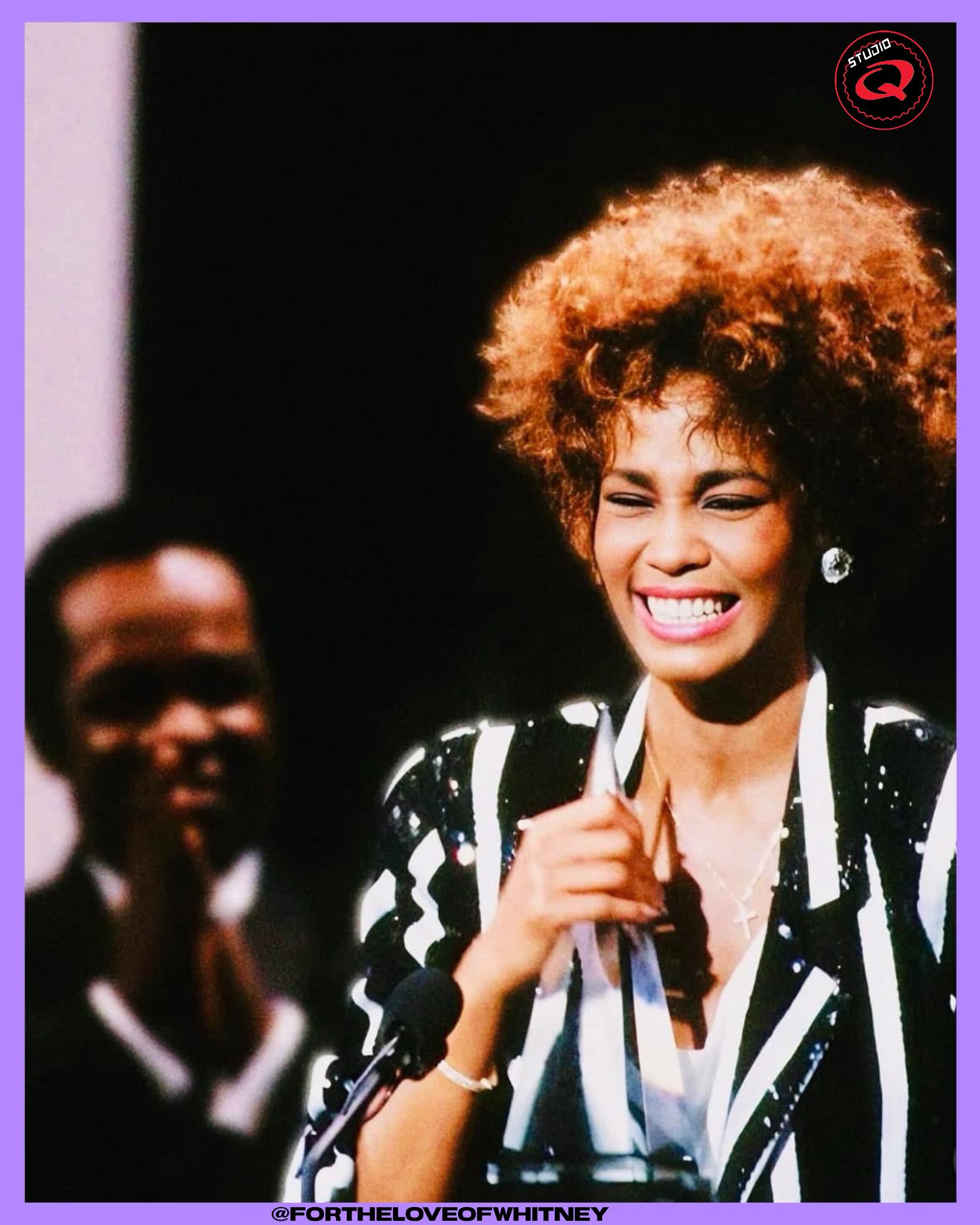 アート・デザイン・音楽 The world has won. A final bow was taken Whitney Houston's iconic bow (1994) is one of the most magnificent
