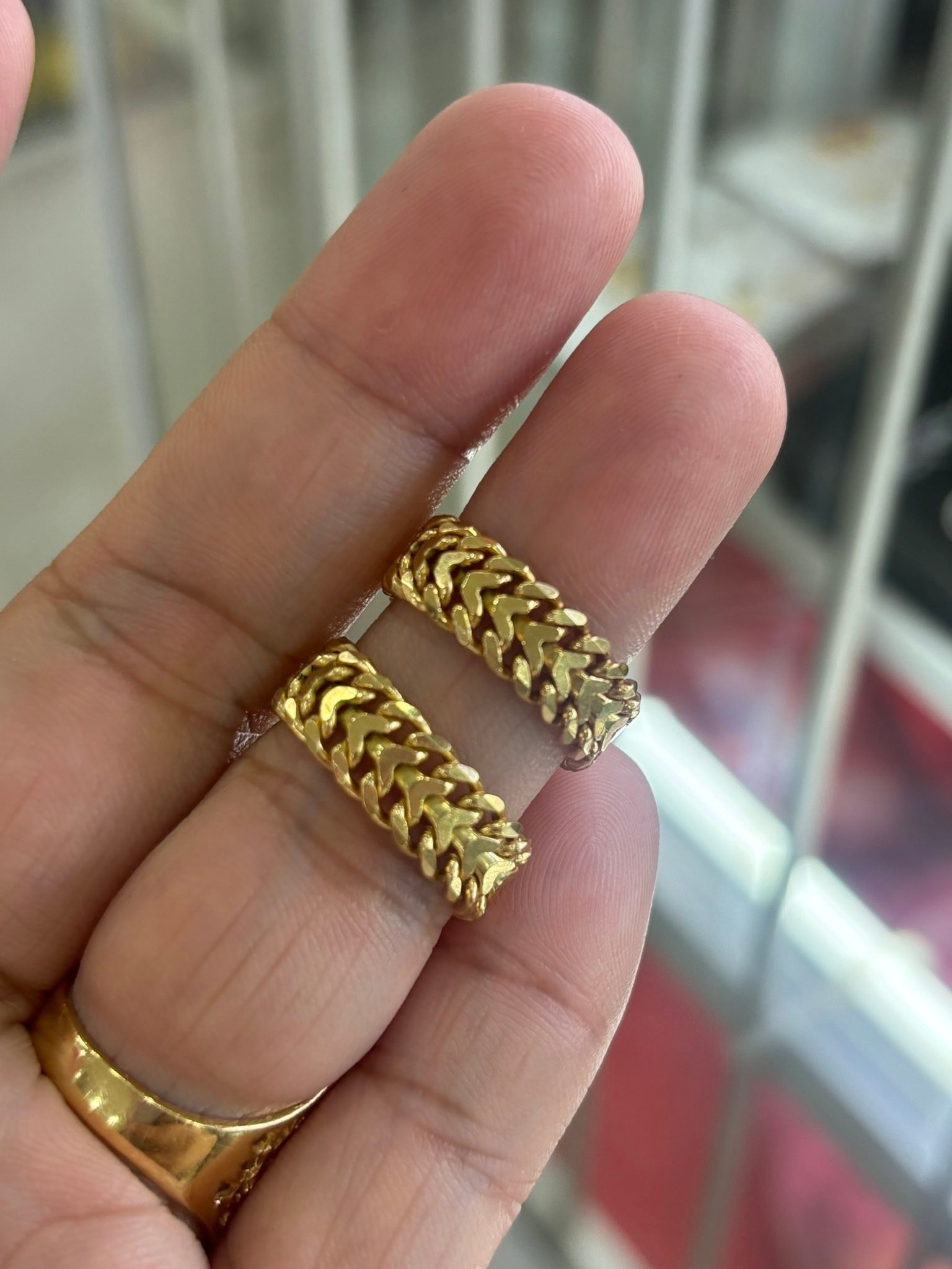 K18 Japan Gold Heartbiz Ring From size 8 to 24 Available to order 
