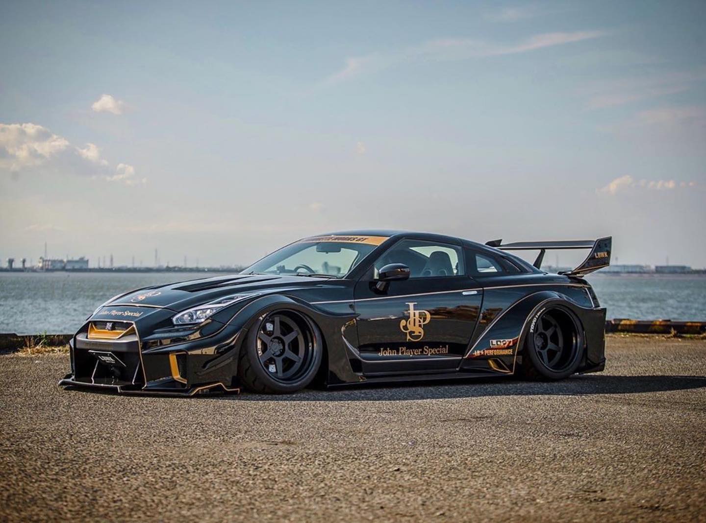 Reinart - Best looking kit for the R35, hands down. #libertywalk 
