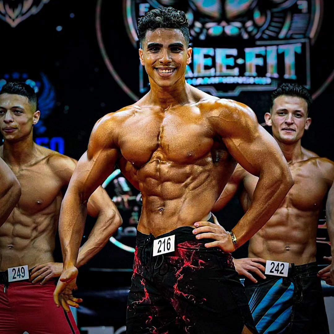 كابوس الفزيك والمسكلر والي بالي بالك كله 😂😂🥇🔥😈#الشعب_الصيني_ماله_حل😂😂 ...