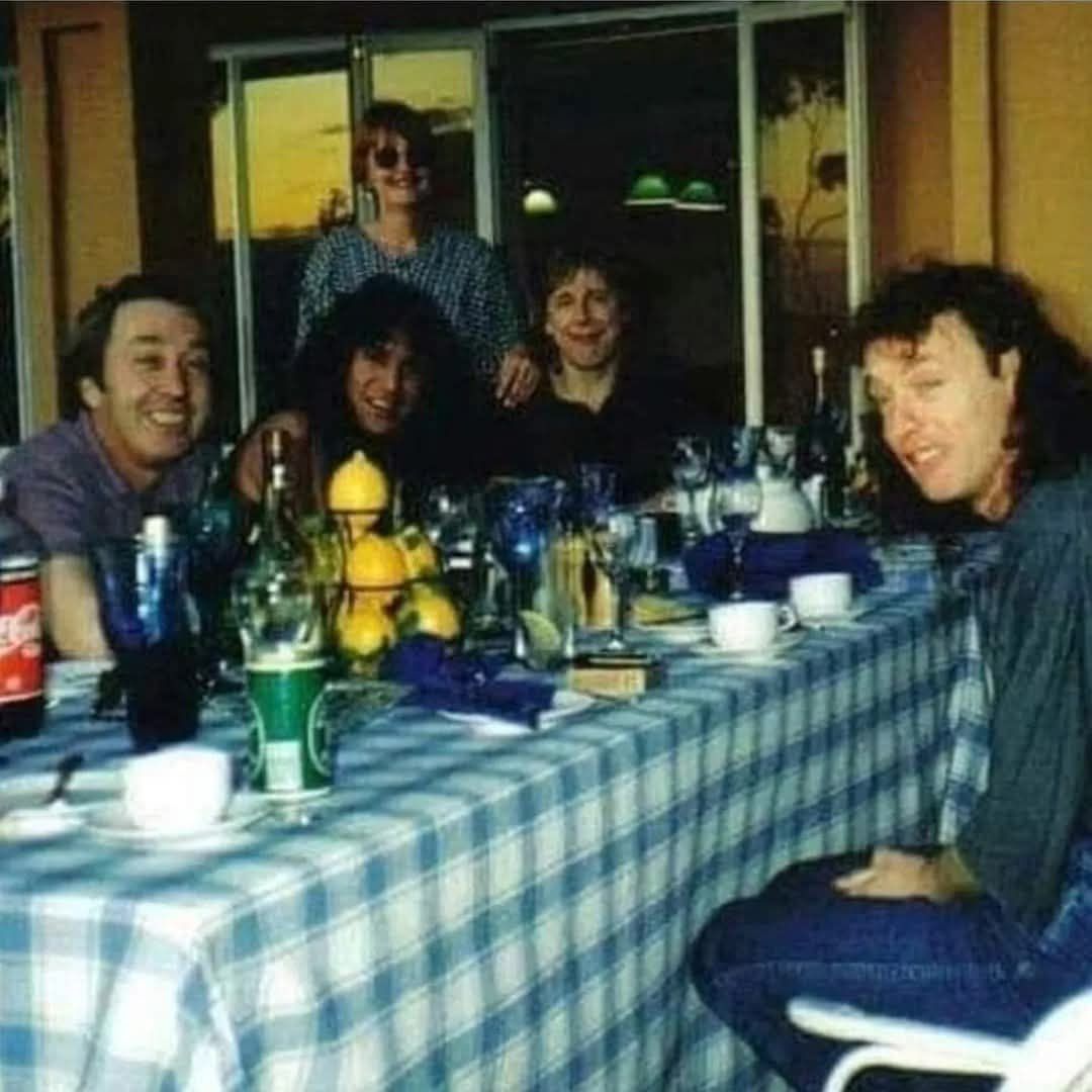 AC/DC - A true rarity Angus Young, George Young, Fifa Riccobono ...