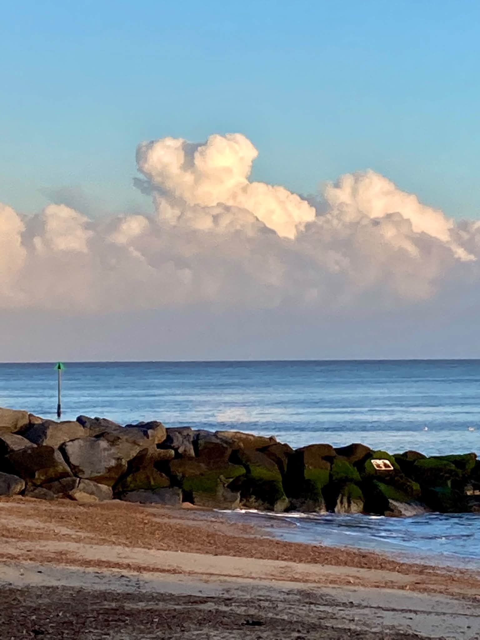 We are blessed with some more lovely sunshine! Time for some Felixstowe ...