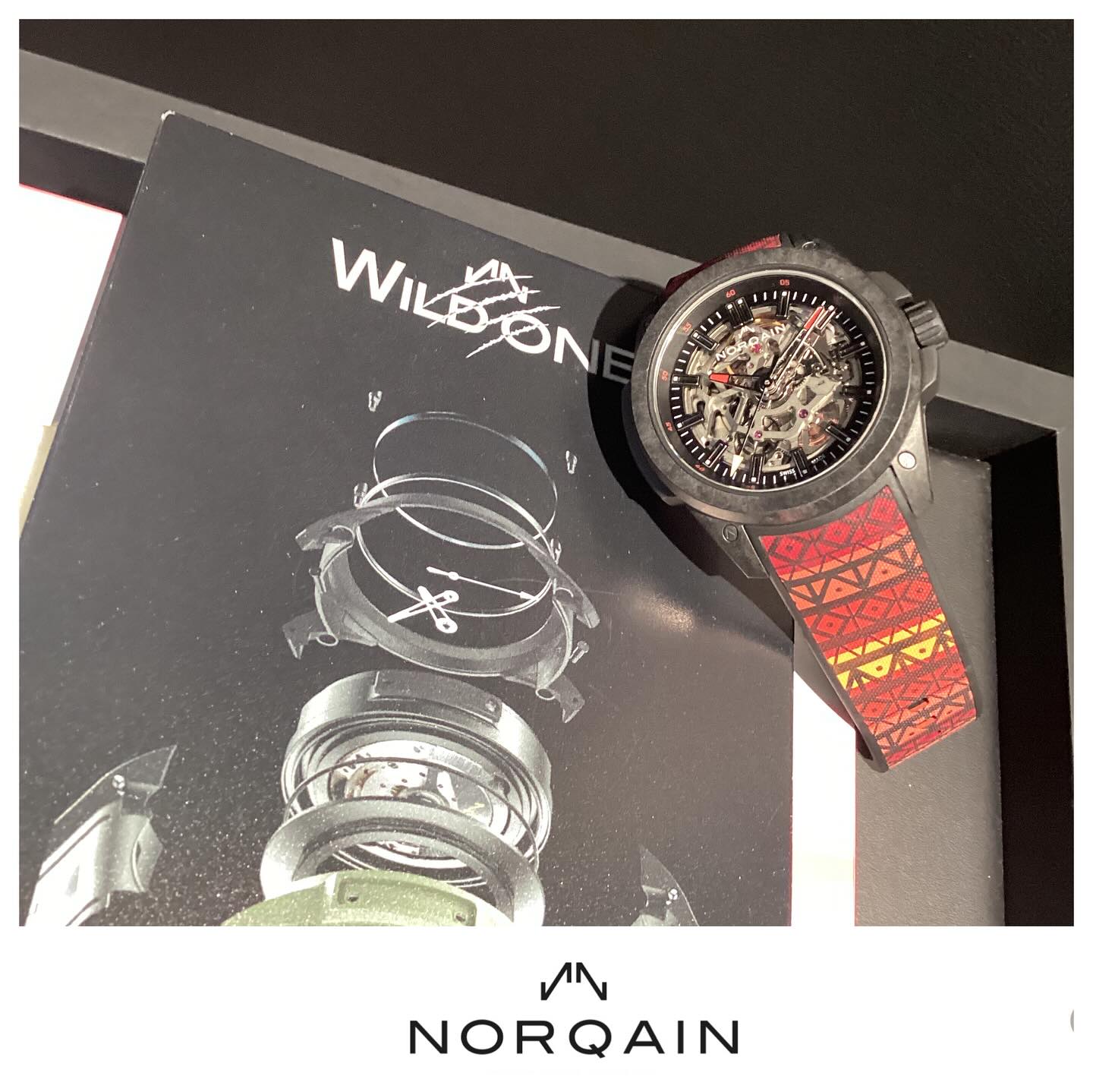 ノルケイン ワイルドワン スケルトン 42MM ハクナ ミパカ リミテッド 