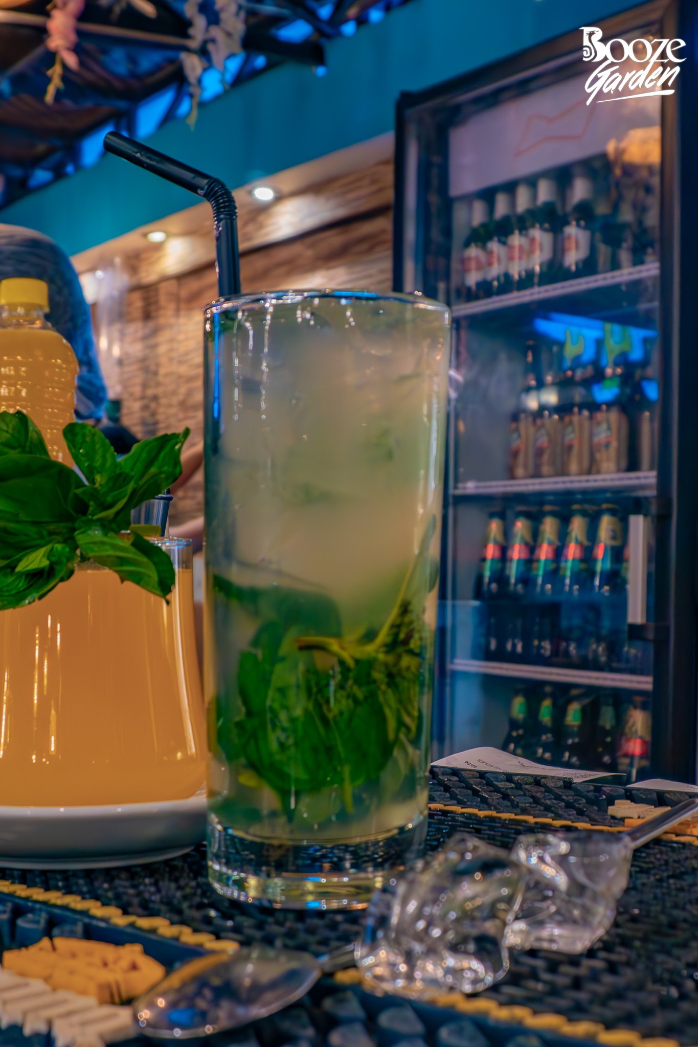 BOOZE Garden - ENTRE PATAS SIEMPRE ES MEJOR!! Lugar céntrico, amplio y ...